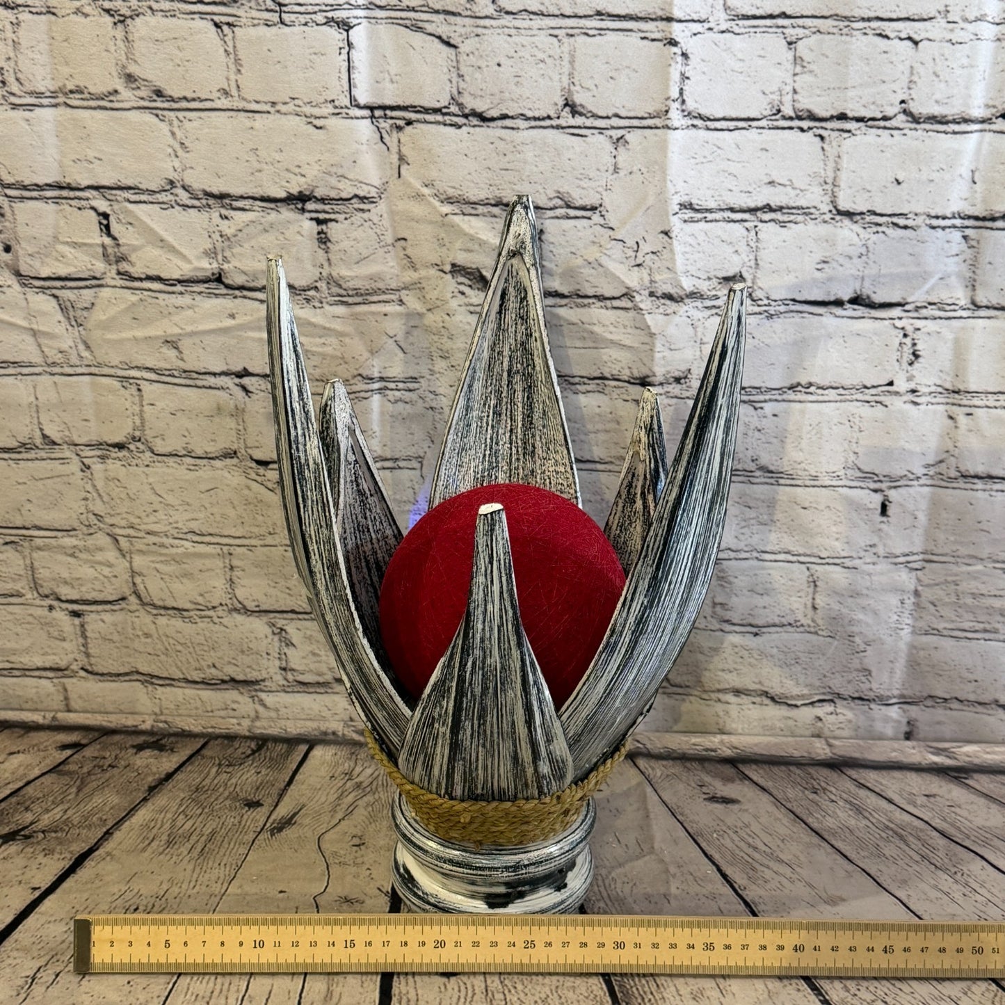 Red Light Silver Natural 40cm Tall Leaf Lamp Twist LED UK Mains Plug Design 114