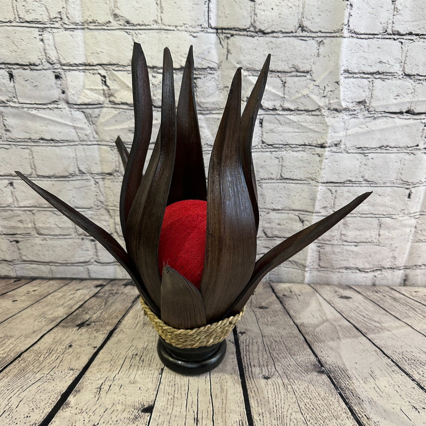 Red Brown Leaf Natural 45cm Tall Leaf Lamp Twist LED UK Mains Plug Design 61