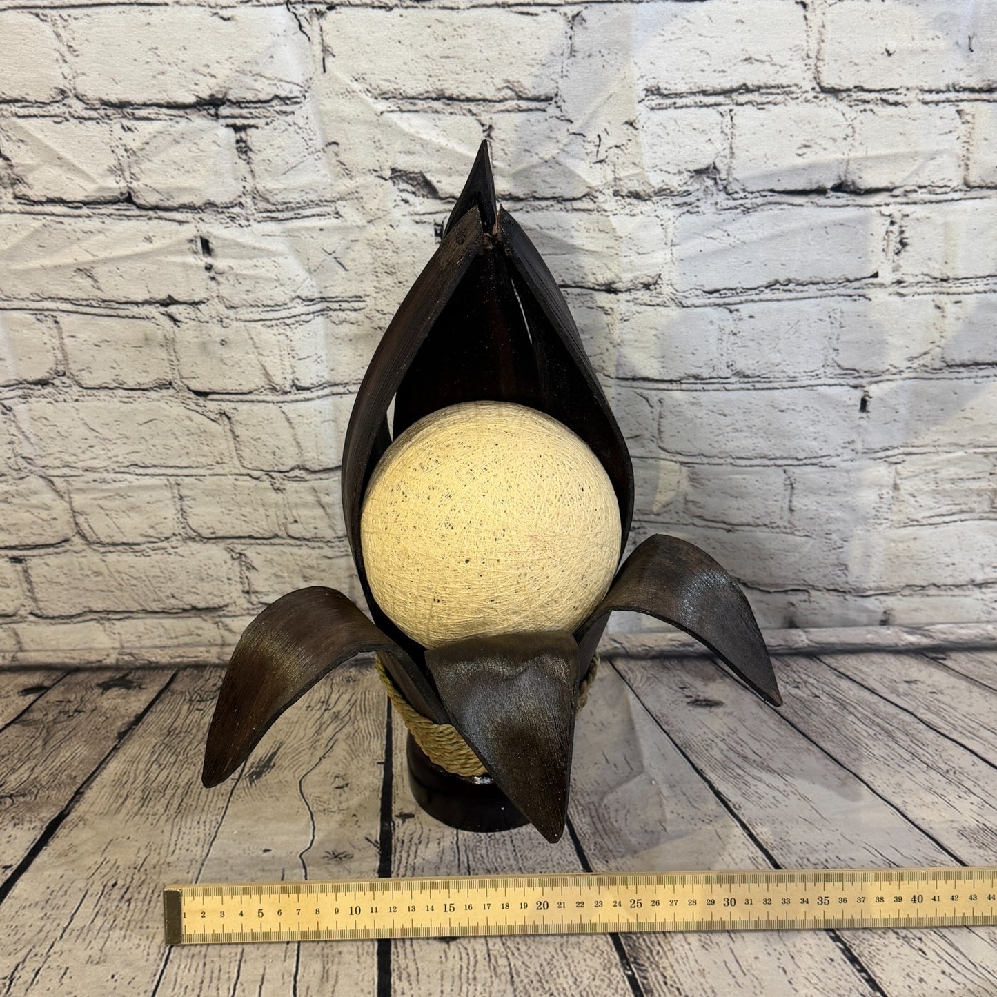 White Light Brown Natural 40cm Tall Leaf Lamp Twist LED UK Mains Plug Design 56