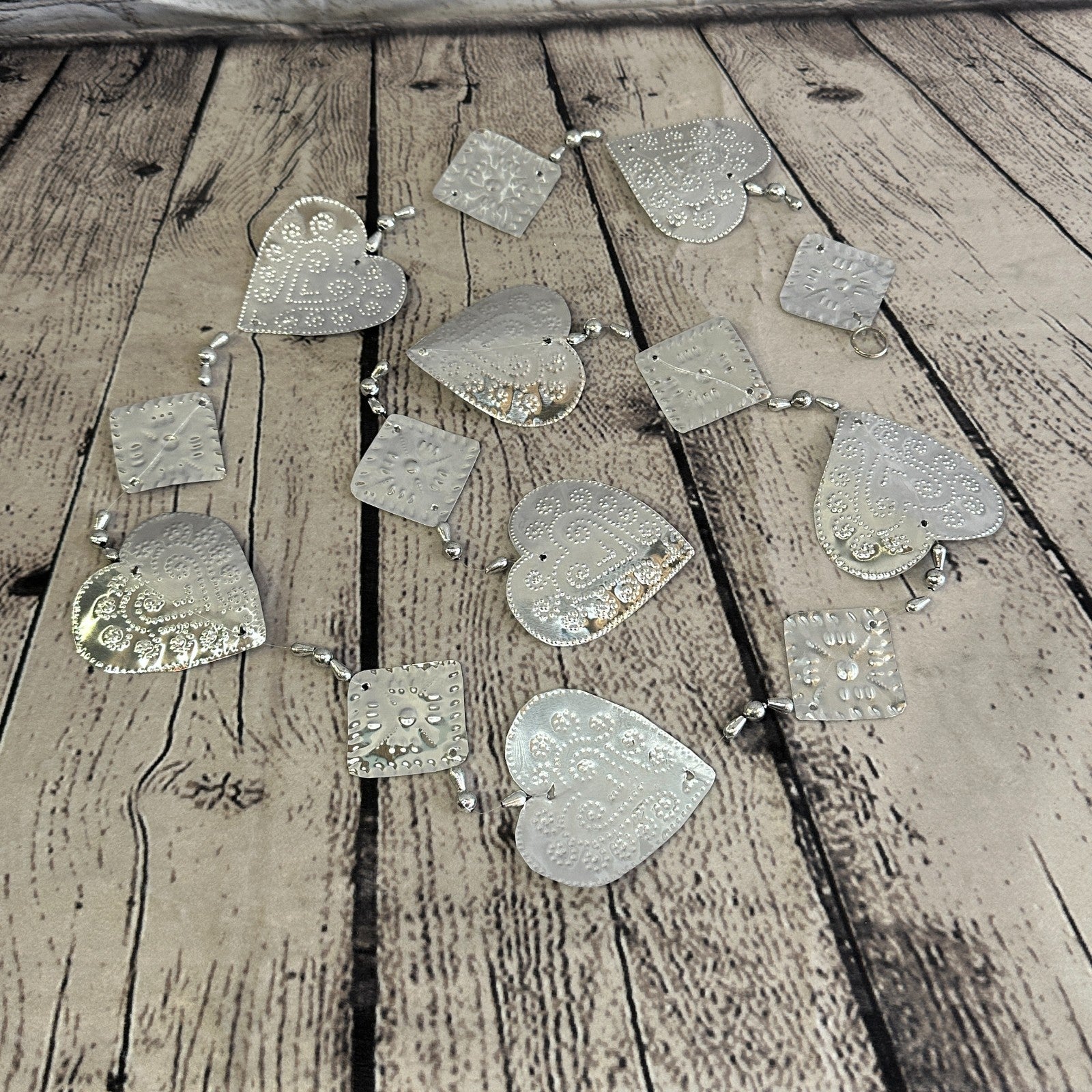 Aluminium Stamped Sitting Love Heart String Wall Hangings Home Decoration0