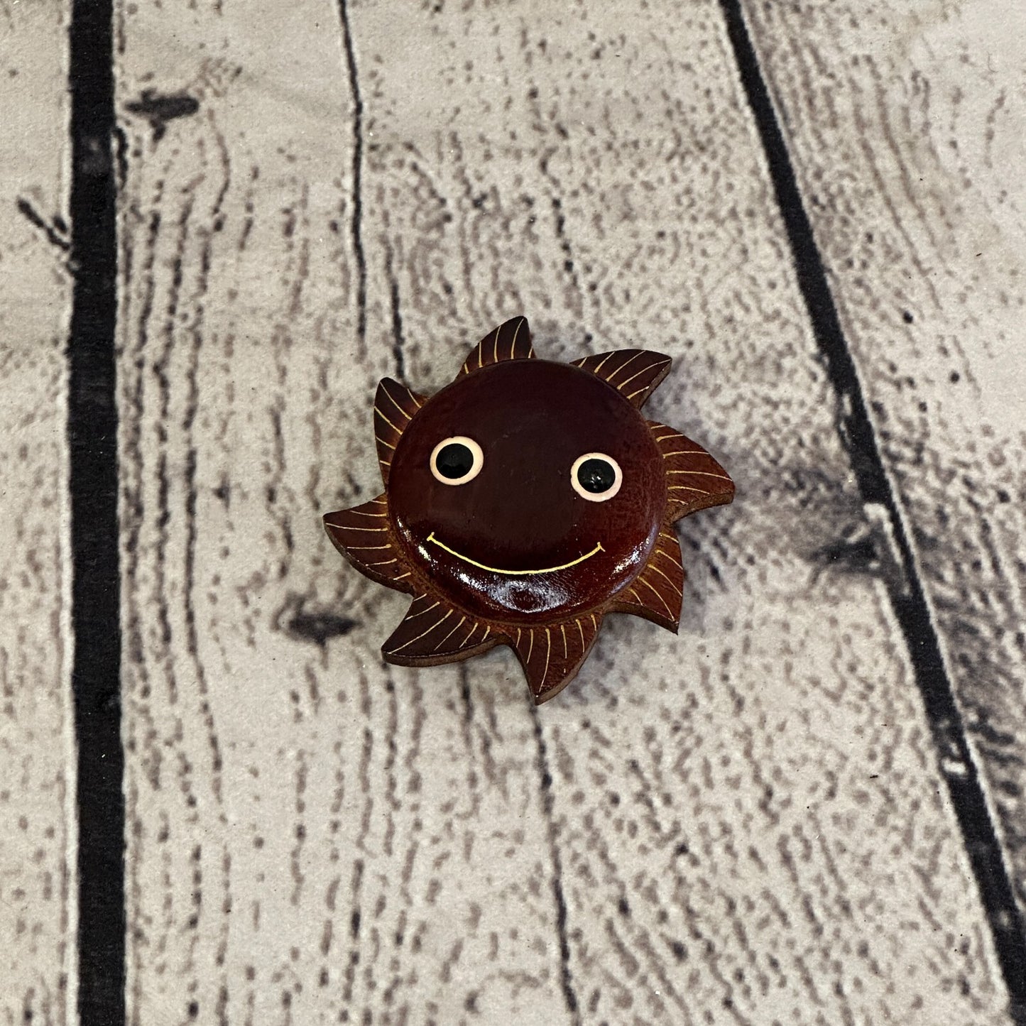 Sun Face Wooden Animal Fridge Magnet Cartoon Magnetic Note Holder Novelty0