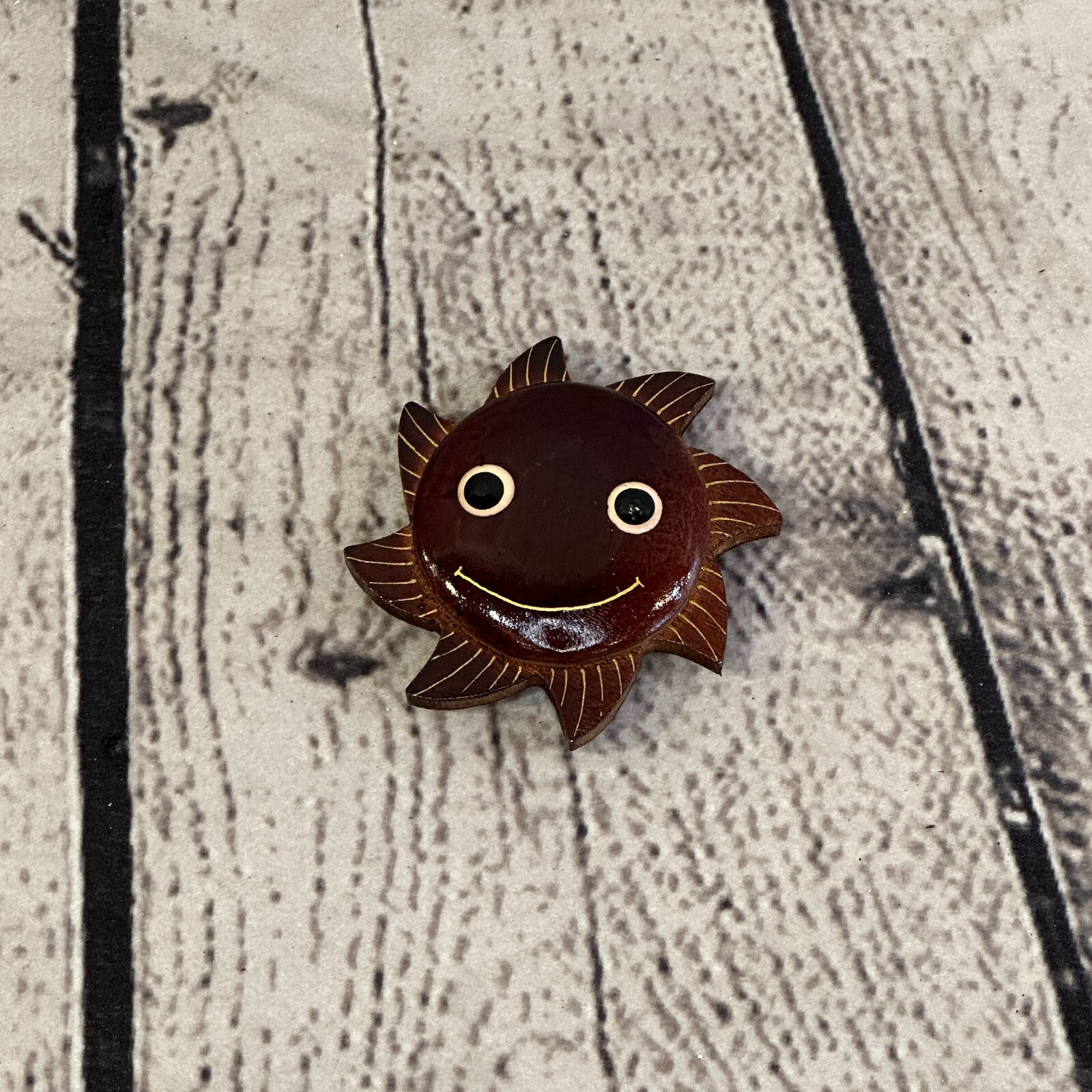 Sun Face Wooden Animal Fridge Magnet Cartoon Magnetic Note Holder Novelty0