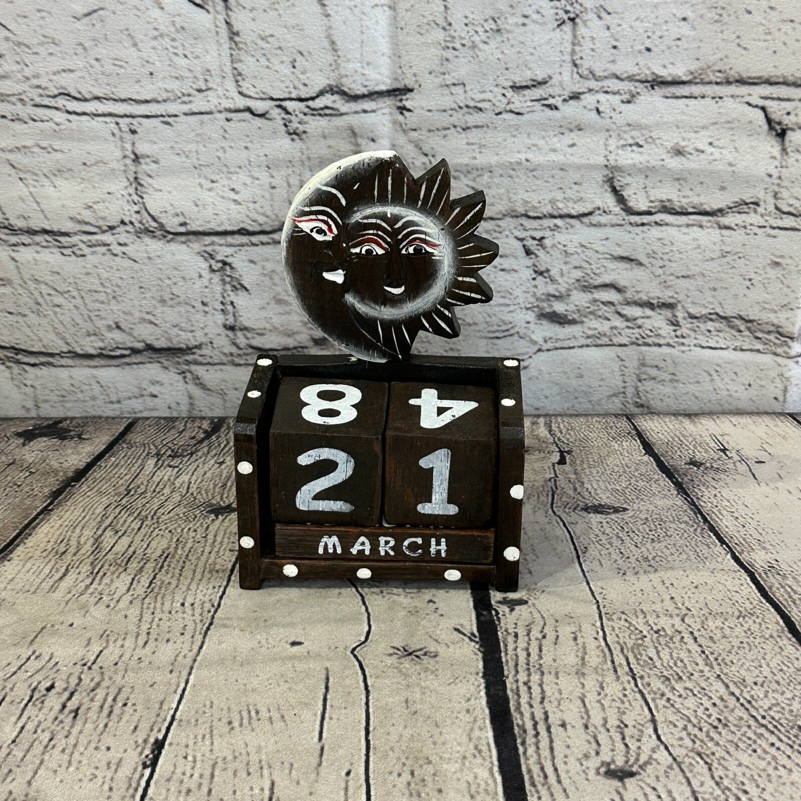 15cm Brown Sun Moon Vintage Style Wooden Perpetual Eternal Calendar Blocks Day1