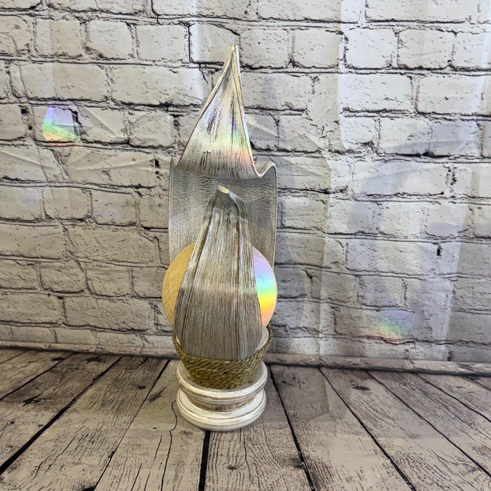 White Light White Natural 50cm Tall Leaf Lamp Twist LED UK Mains Plug Design 101