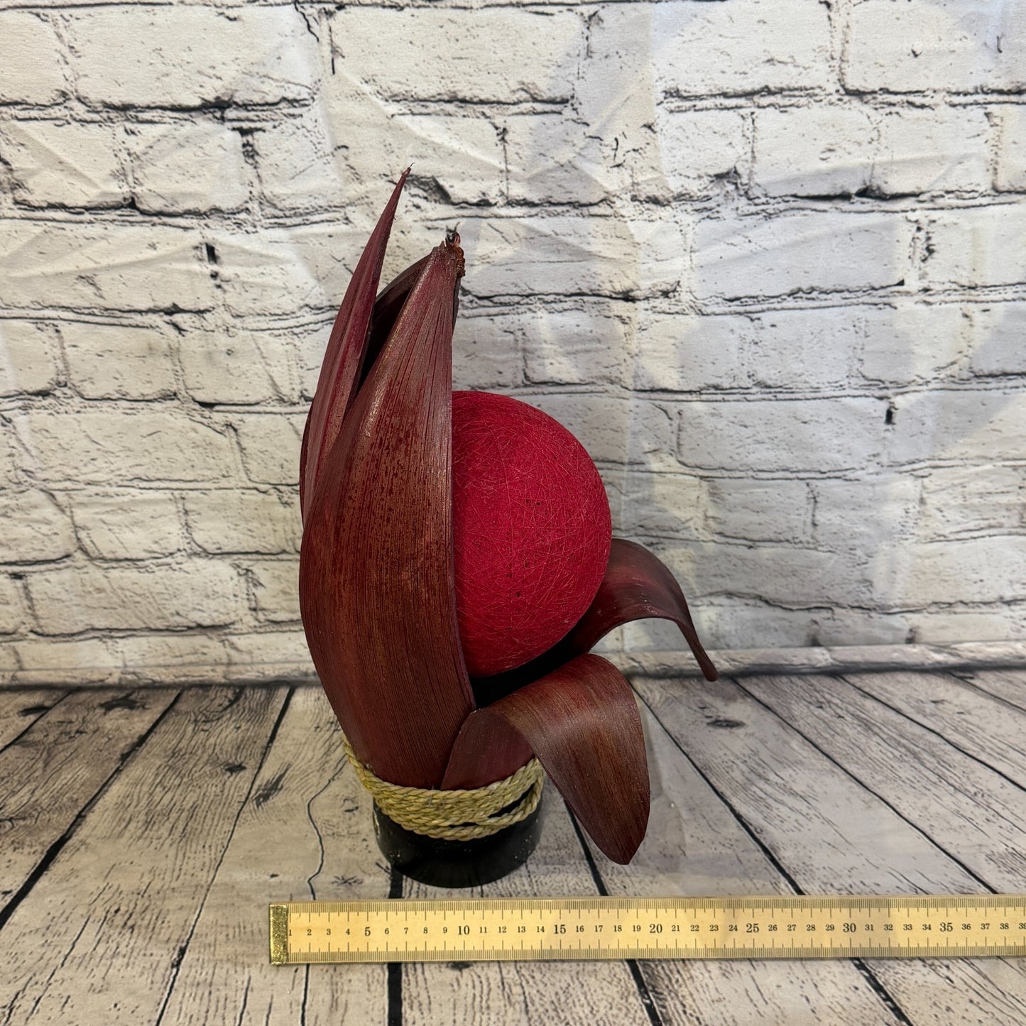 Red Light Red Natural 40cm Tall Leaf Lamp Twist LED UK Mains Plug Design 57