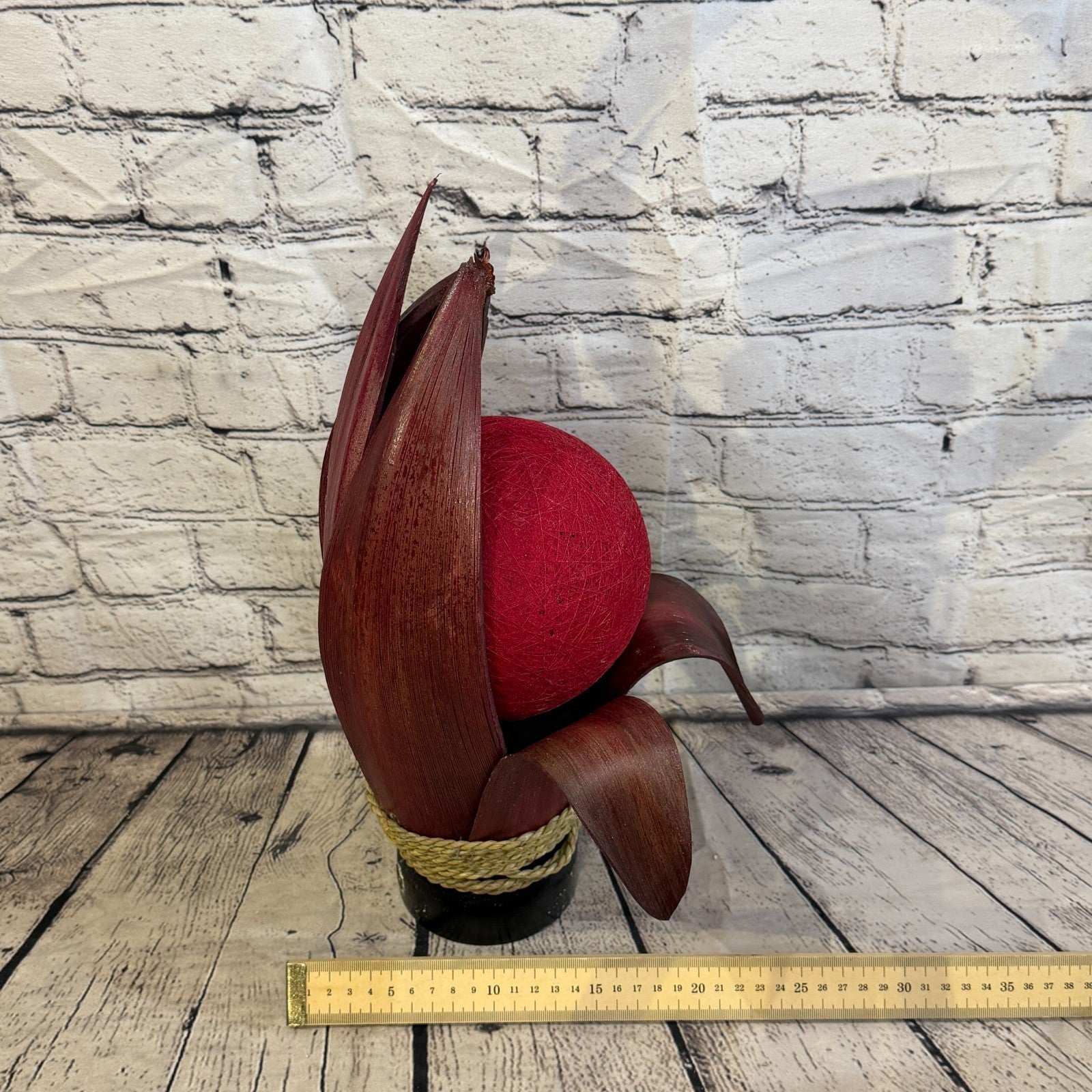 Red Light Red Natural 40cm Tall Leaf Lamp Twist LED UK Mains Plug Design 57