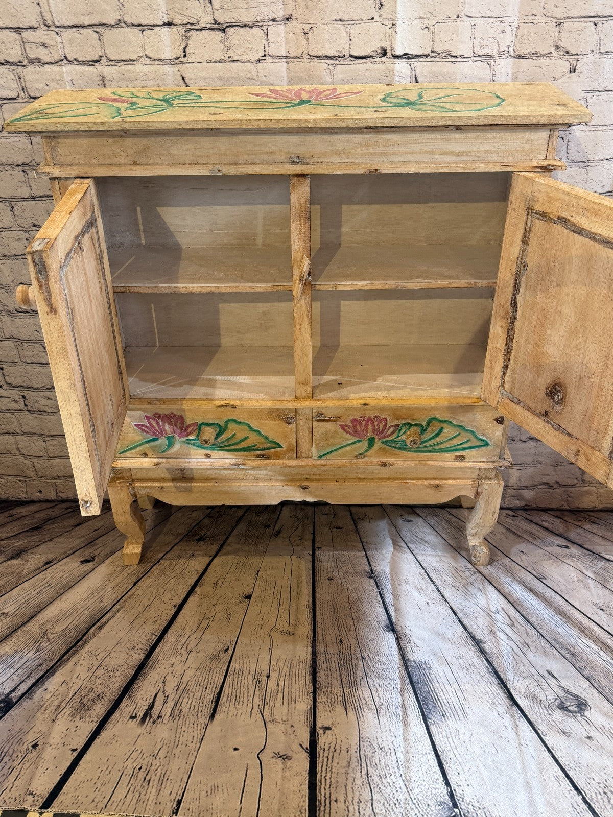 85cm x 80cm Flower 2 Door Long Wooden Side Cabinet Living Storage Furniture5