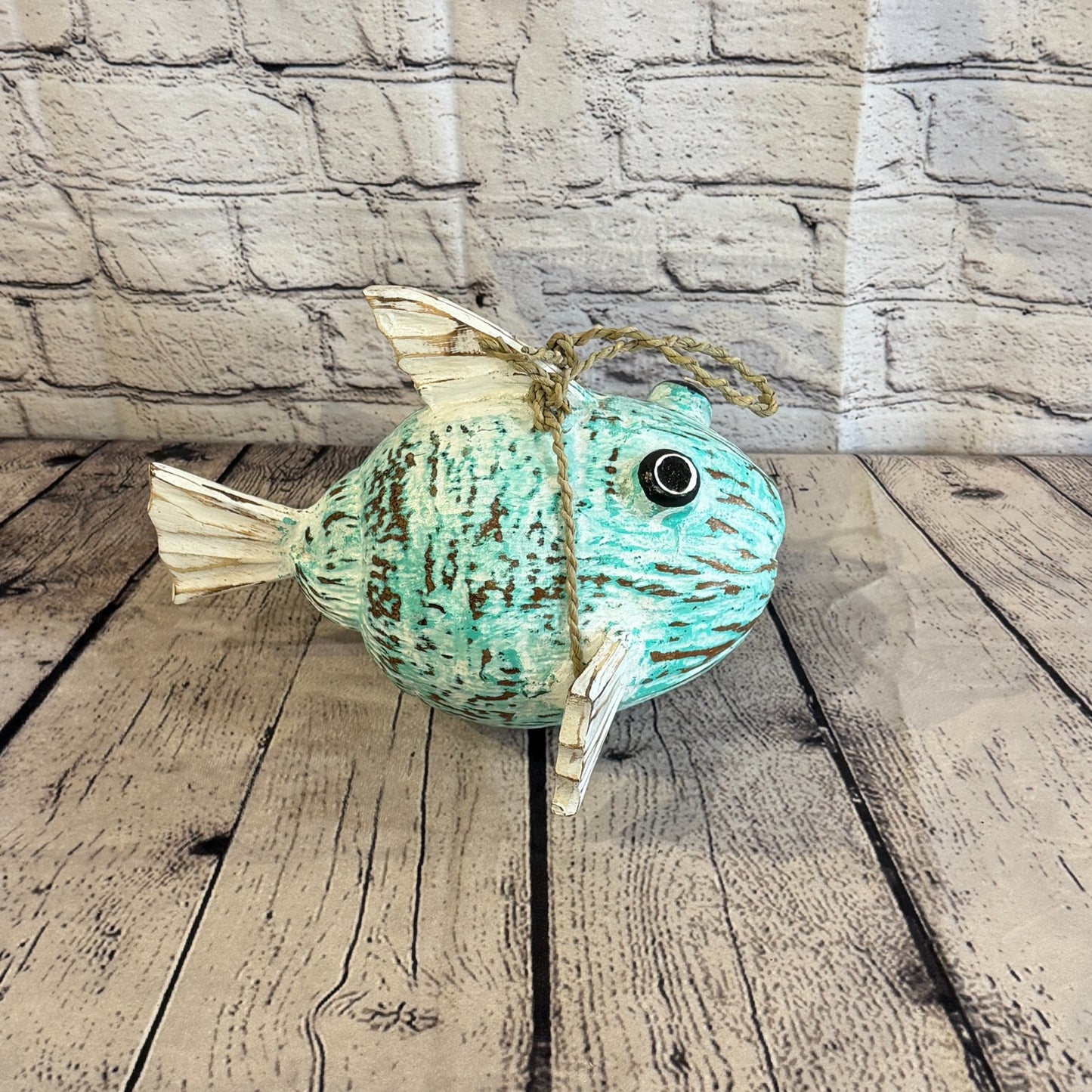 Green White Fins Folk Art Painted Puffer Fish Coconut Shell Ornaments Hanging3