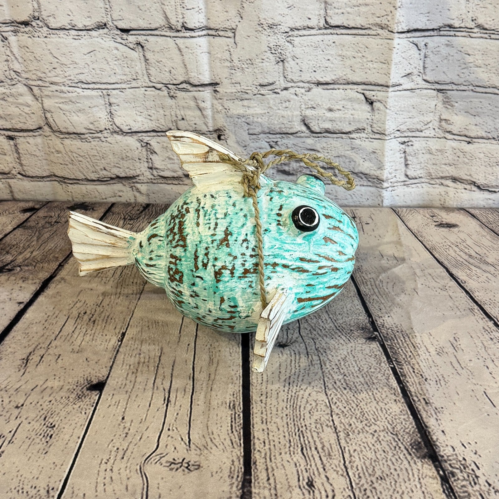 Green White Fins Folk Art Painted Puffer Fish Coconut Shell Ornaments Hanging3
