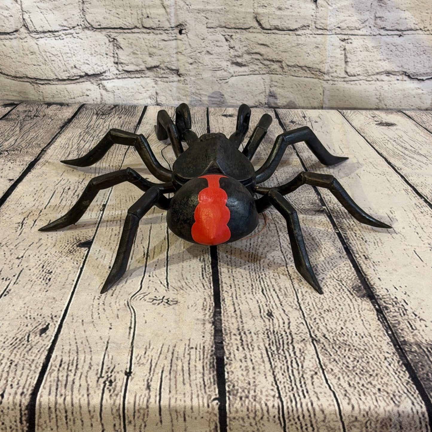 30cm x 25cm Black Widow Wooden Spider Carving Hand Walking Tarantula Statue7