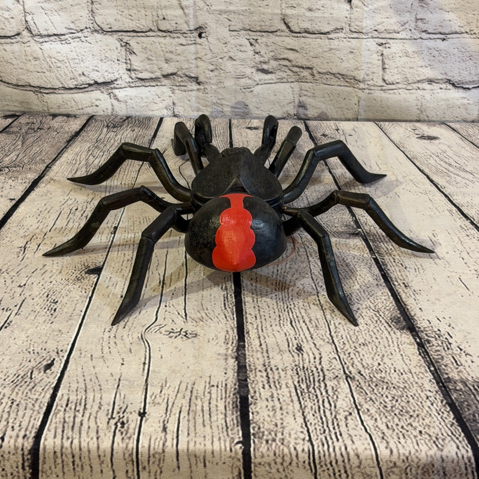 30cm x 25cm Black Widow Wooden Spider Carving Hand Walking Tarantula Statue7