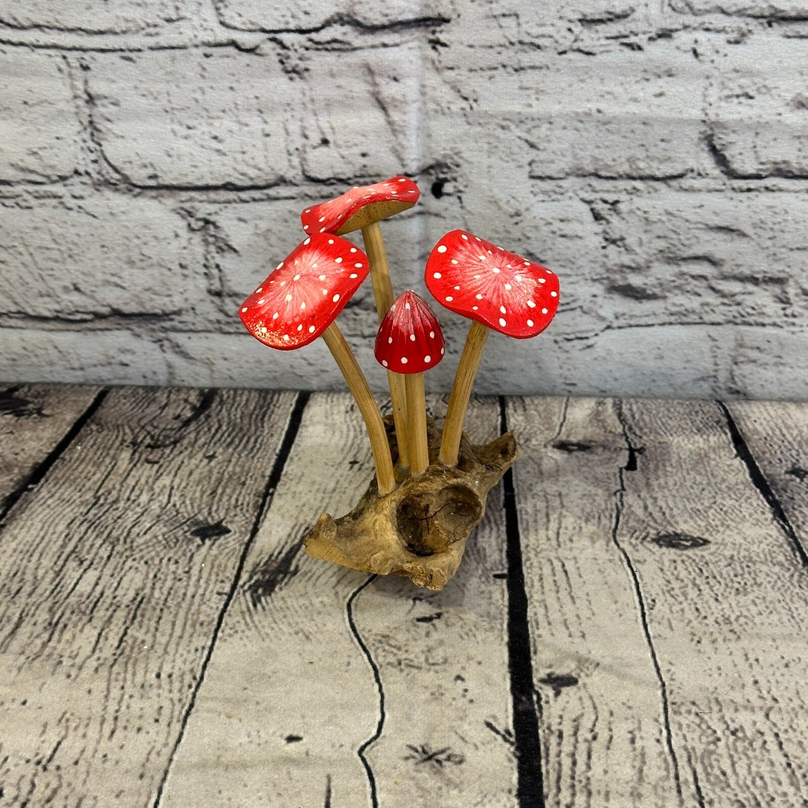 Pink Red Painted Mushrooms Parasite Ornament Natural Carving Fairtrade Wooden3