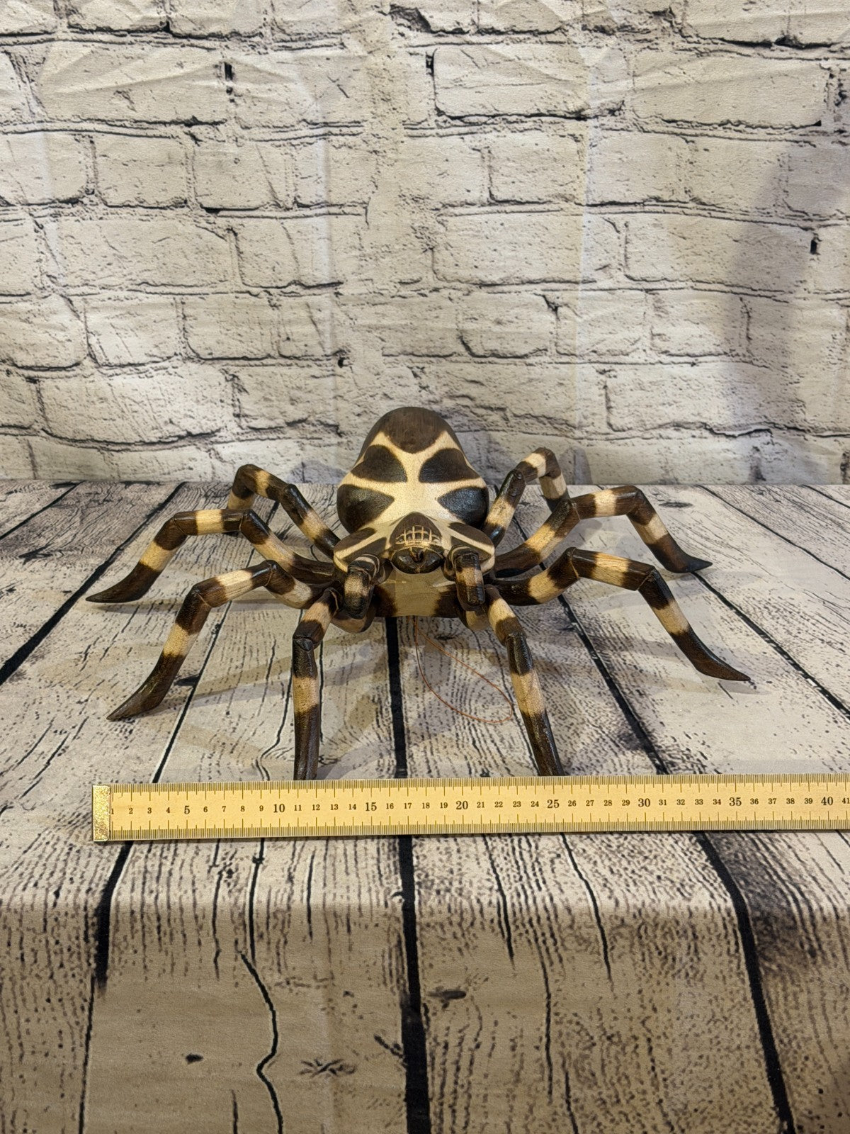 40cm x 30cm Wooden Spider Carving Hand Carved Walking Spider Tarantula Statue8