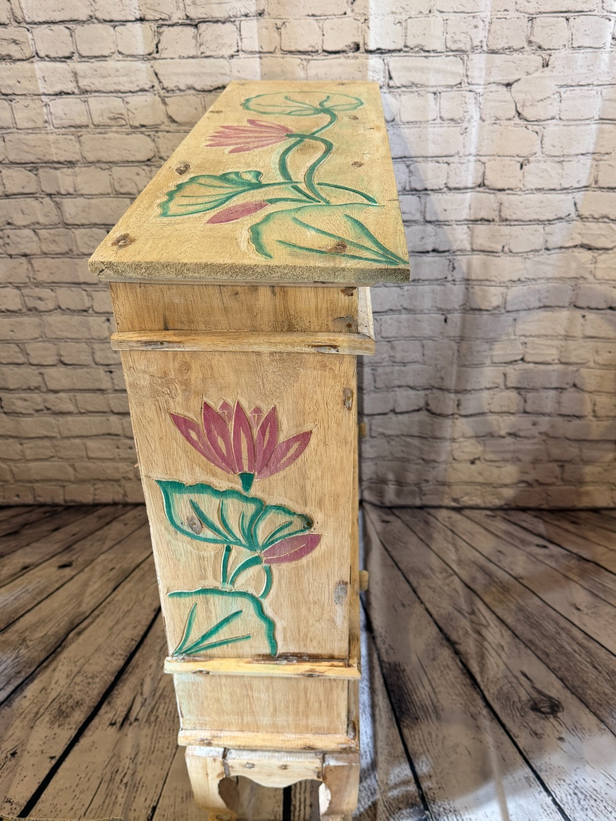 85cm x 80cm Flower 2 Door Long Wooden Side Cabinet Living Storage Furniture3