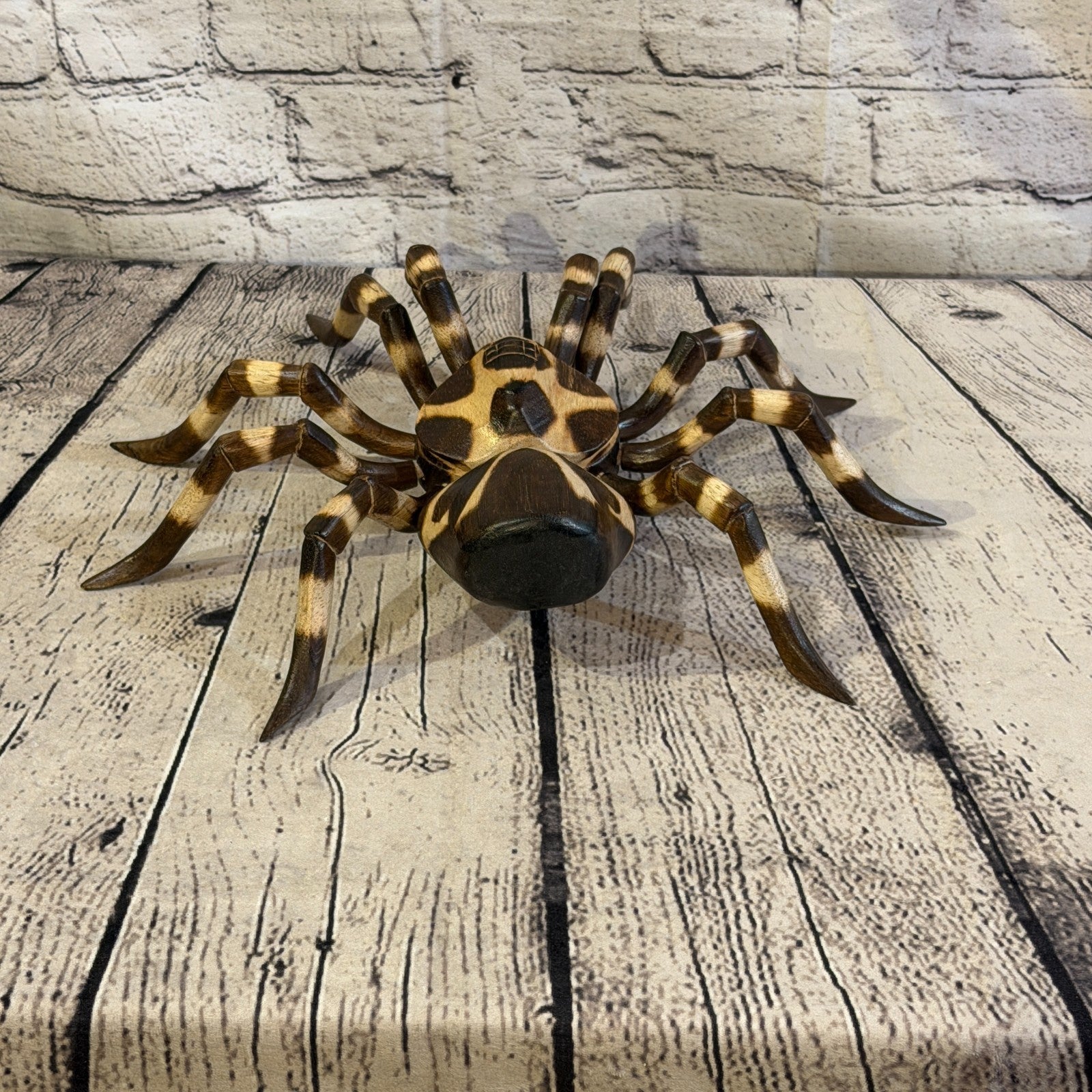 30cm x 25cm Wooden Spider Carving Hand Carved Walking Spider Tarantula Statue7
