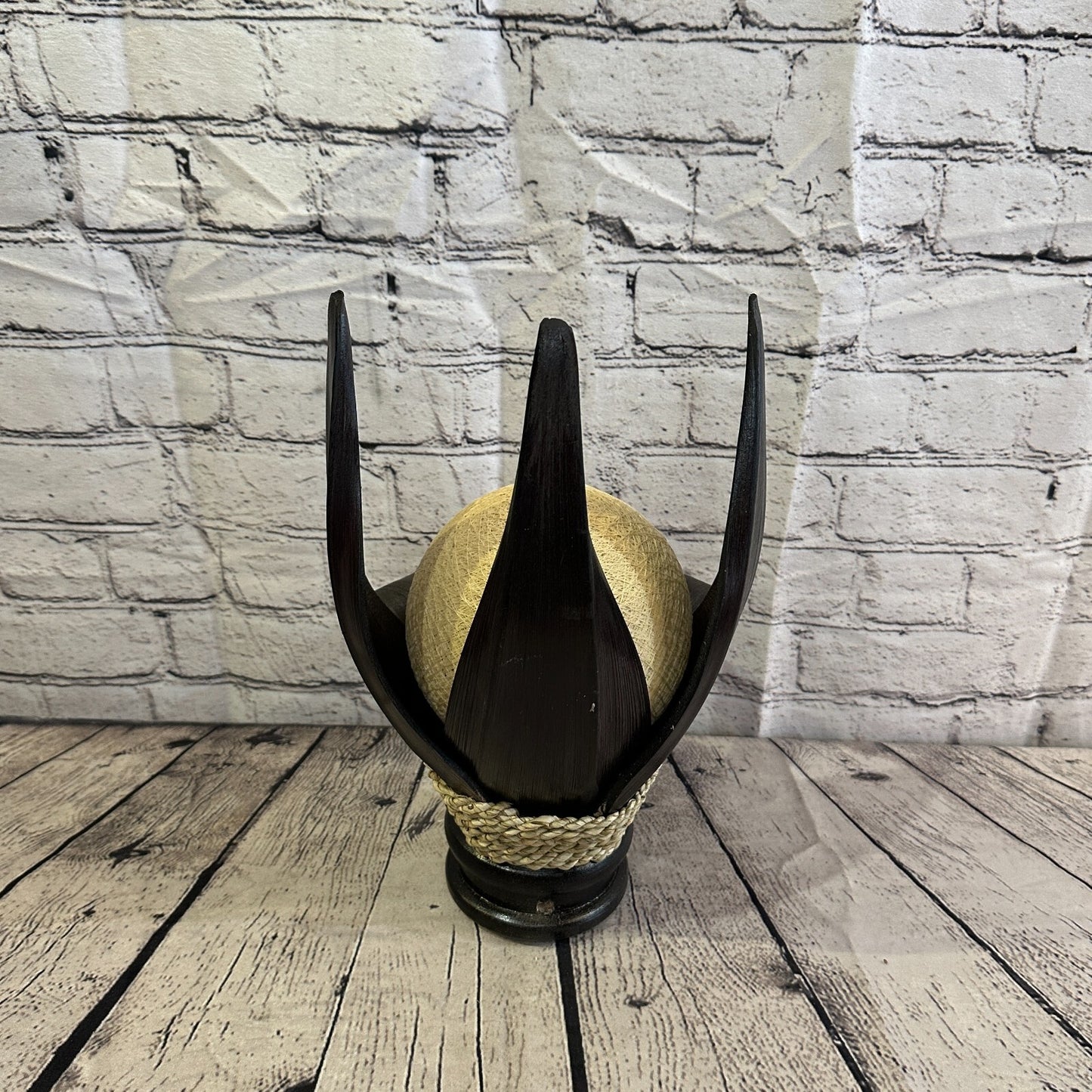 White Dark Brown Natural 35cm Tall Leaf Lamp Twist LED UK Mains Plug Design 33