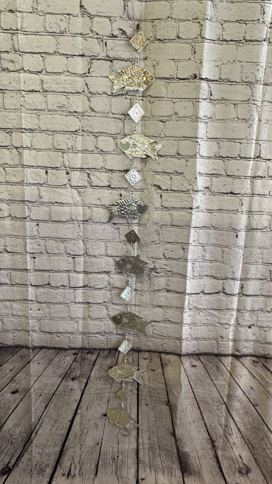 Aluminium Stamped Sitting Fish String Wall Hangings Home Decoration6
