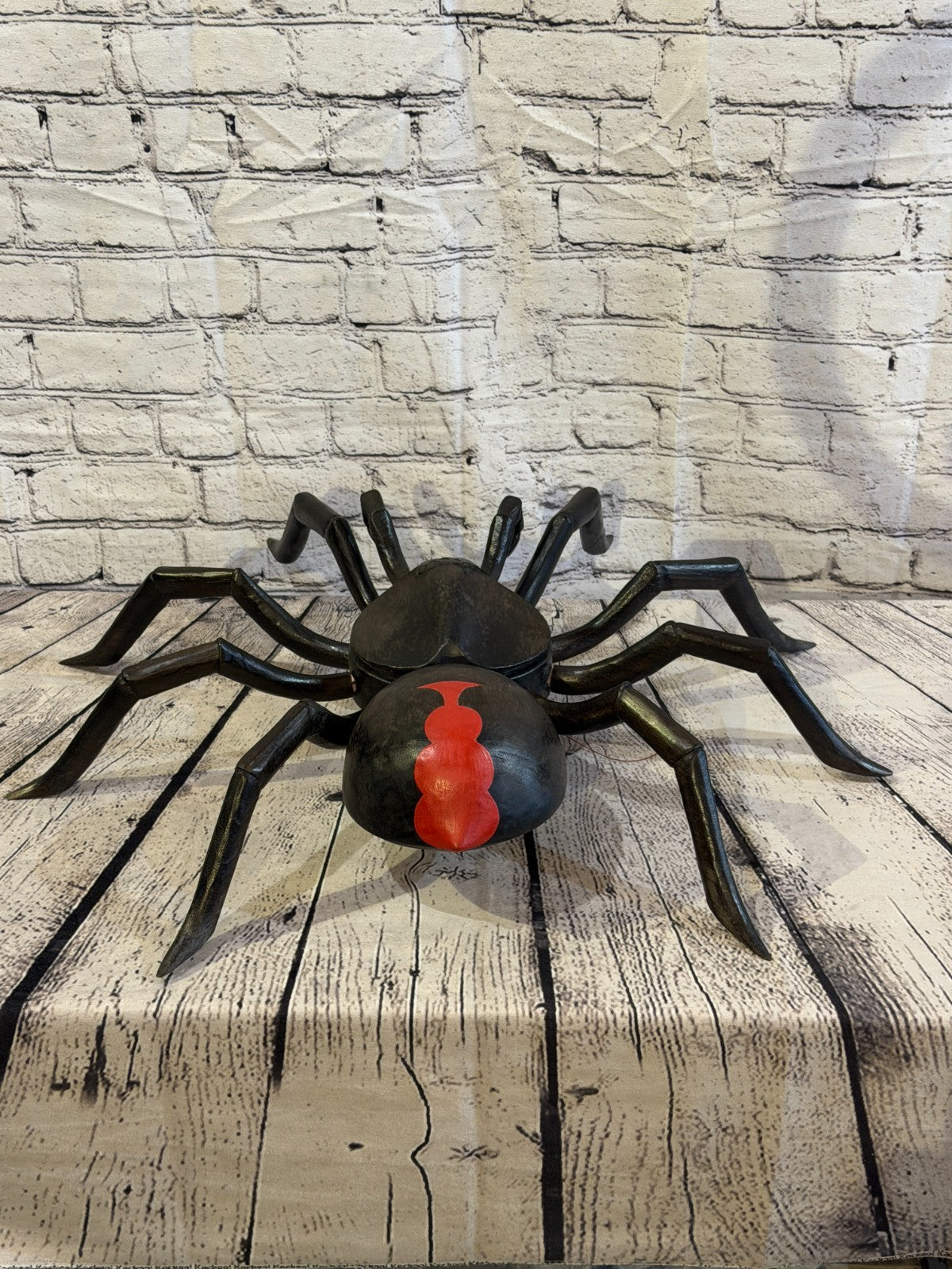 45cm x 35cm Black Widow Wooden Spider Carving Hand Walking Tarantula Statue7