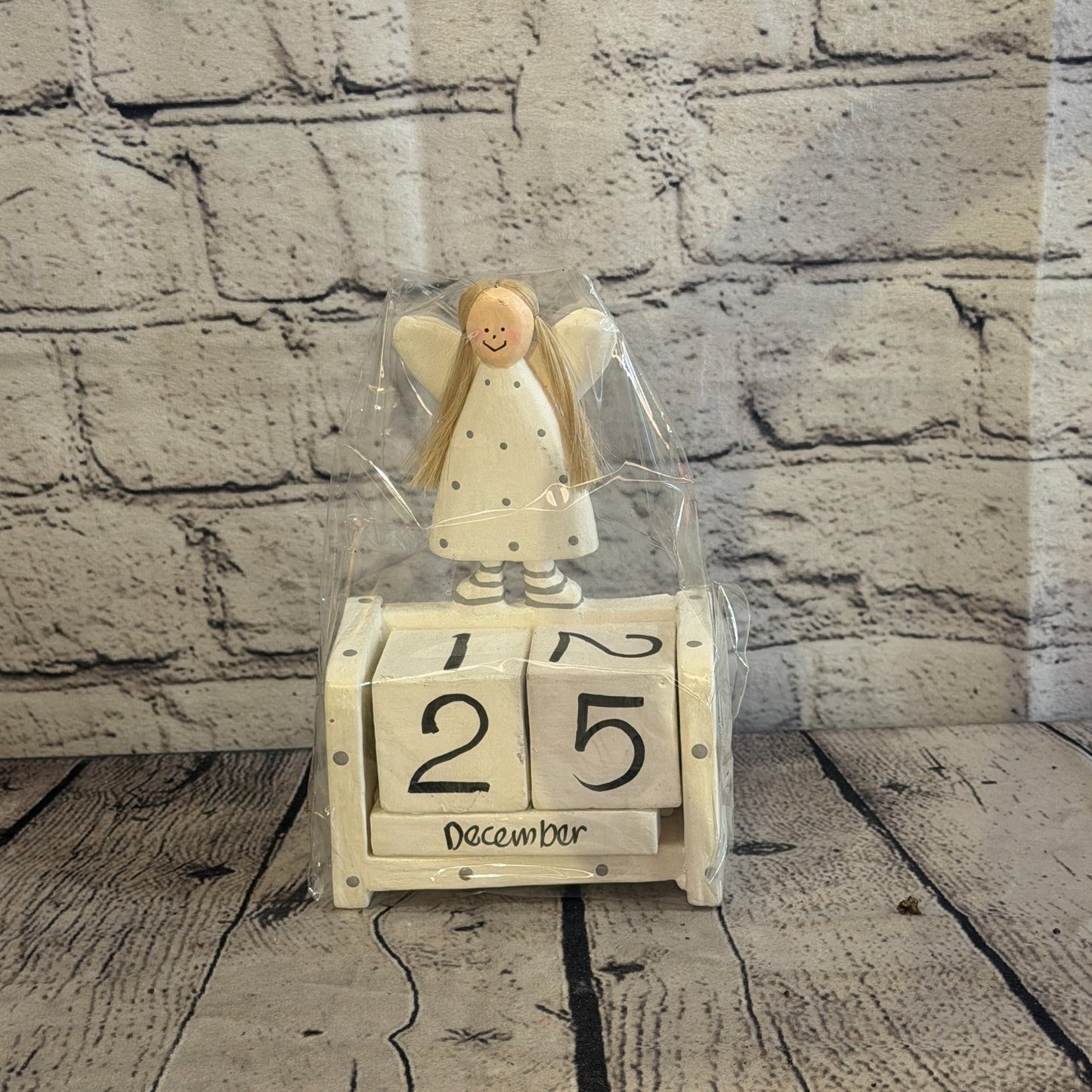 15cm White Hand Carved Painted Wooden Angel Block Calendar for Desk Display1