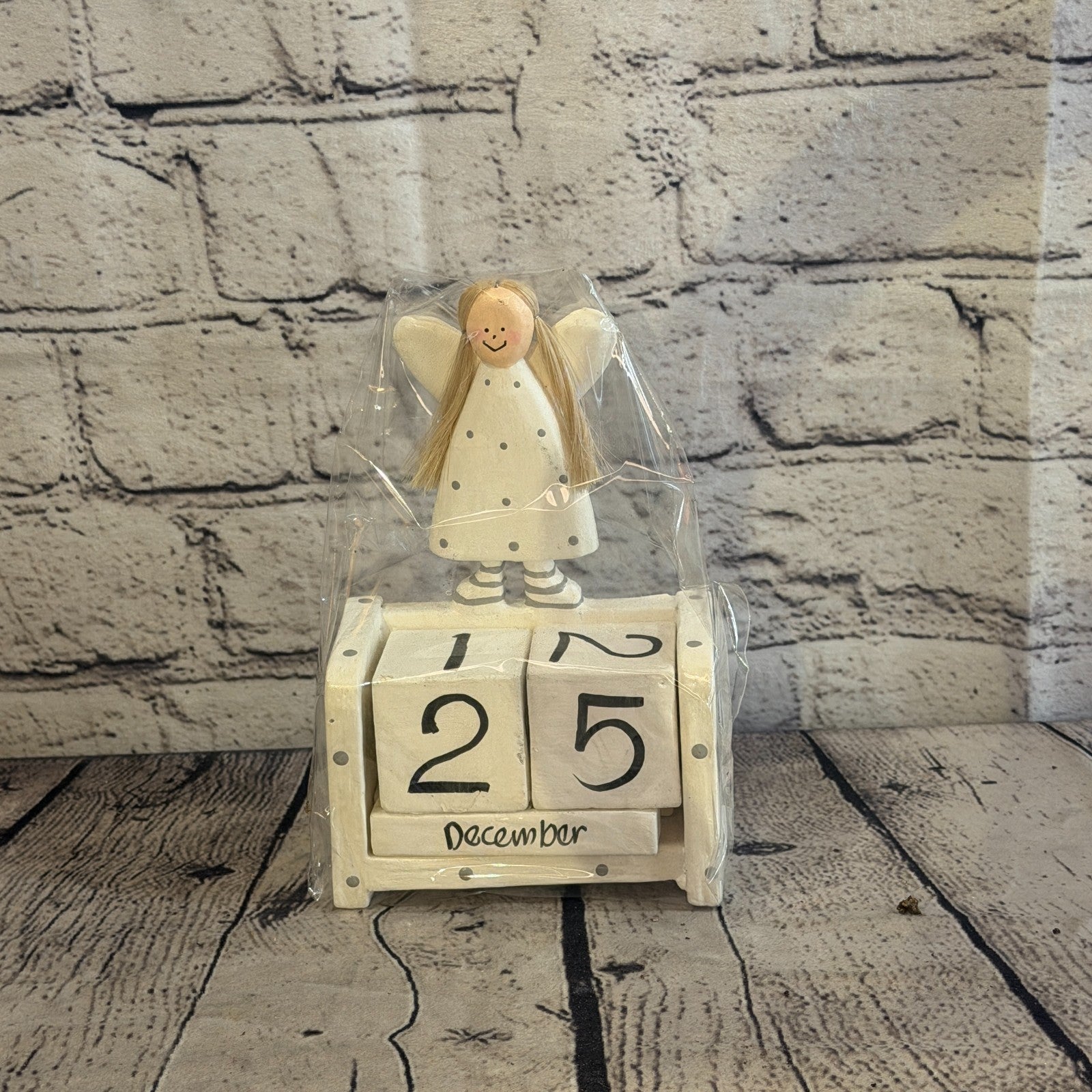 15cm White Hand Carved Painted Wooden Angel Block Calendar for Desk Display1
