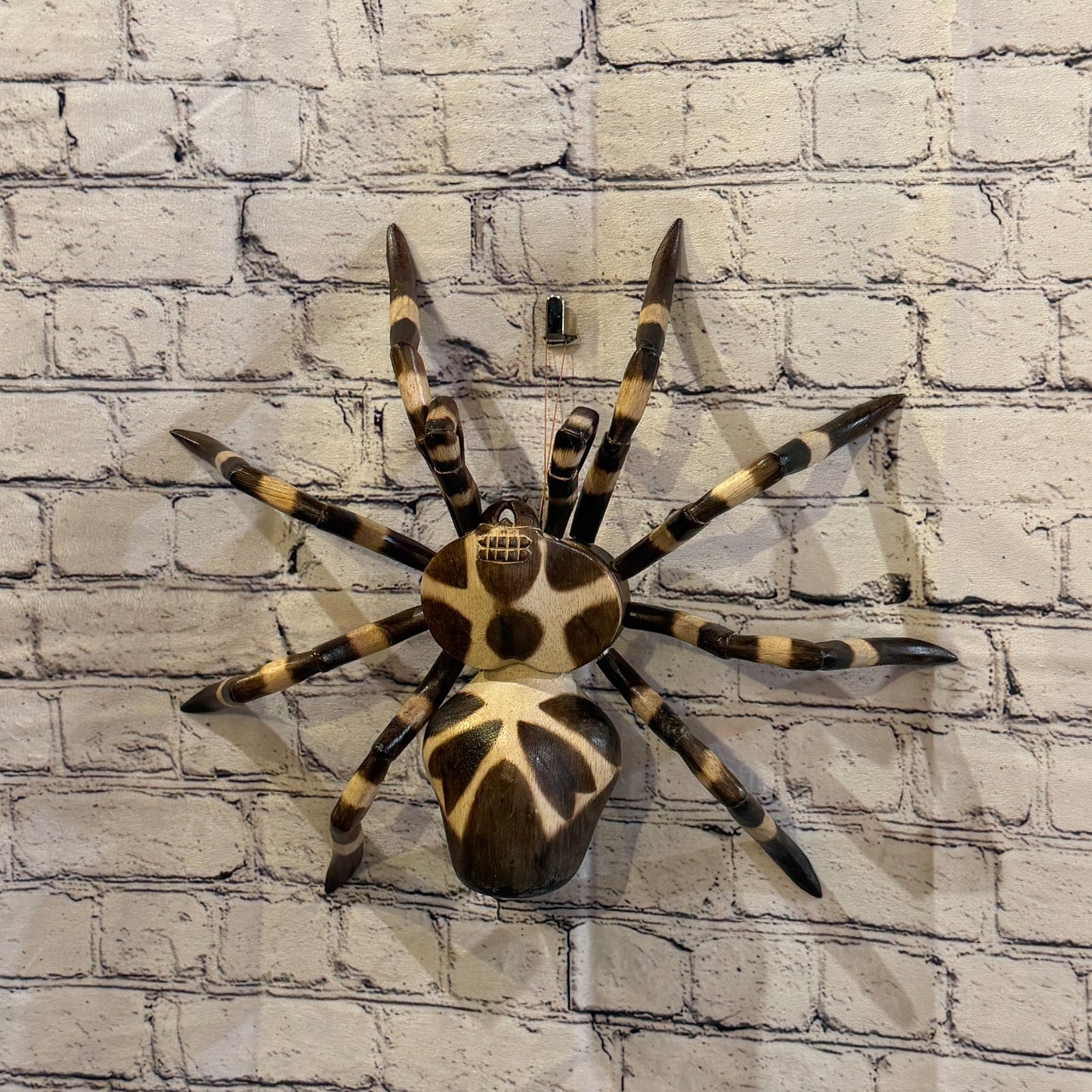 40cm x 30cm Wooden Spider Carving Hand Carved Walking Spider Tarantula Statue2