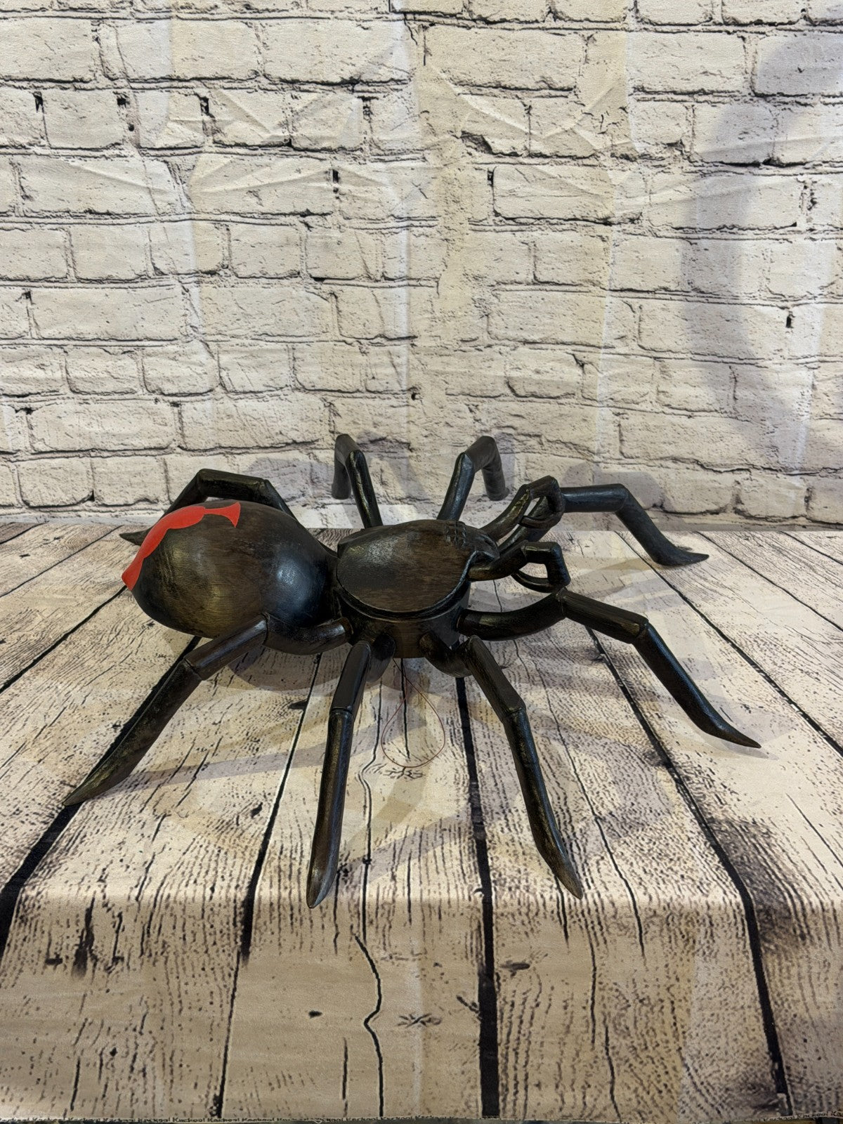 45cm x 35cm Black Widow Wooden Spider Carving Hand Walking Tarantula Statue6