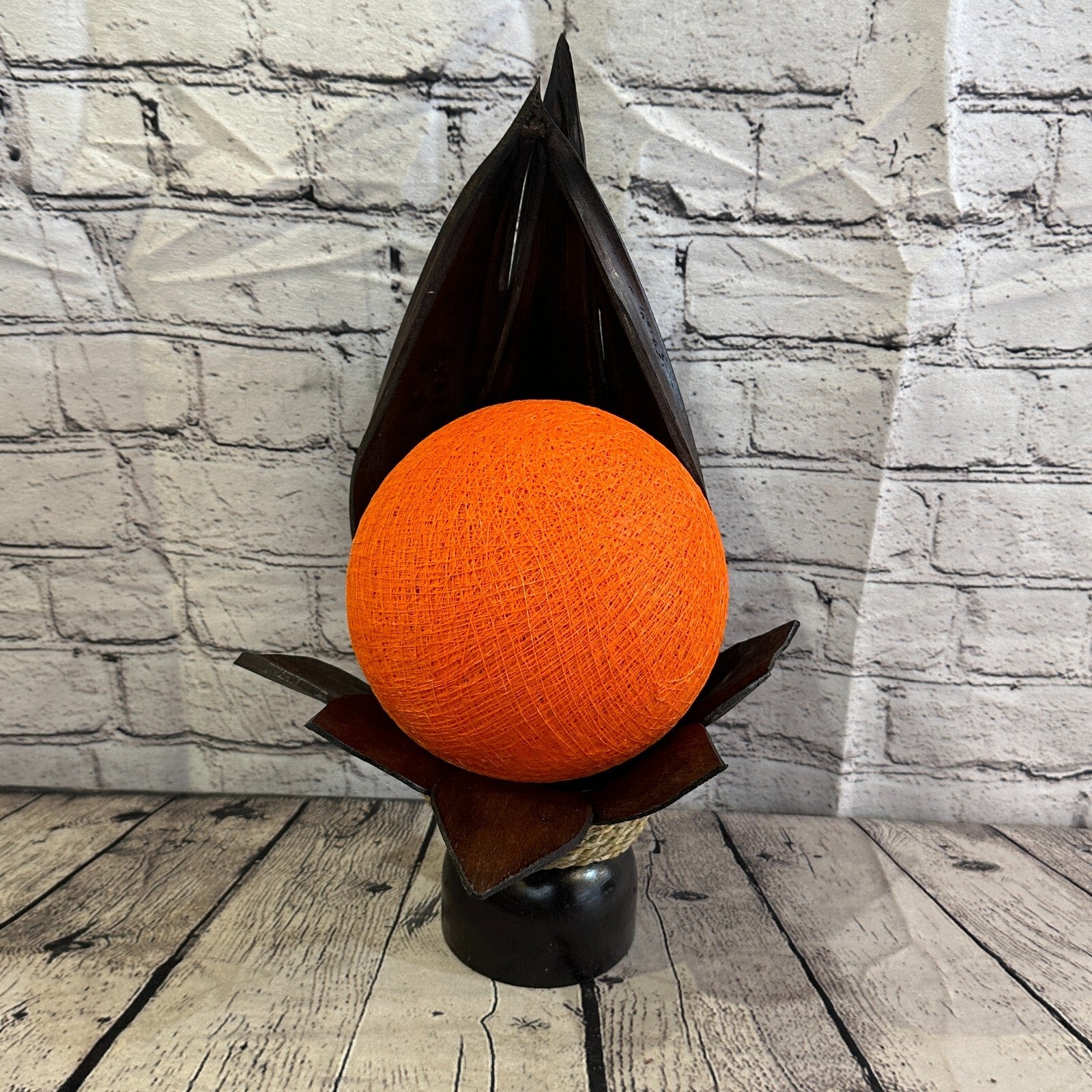 Orange Brown Leaf Natural 40cm Tall Leaf Lamp Twist LED UK Mains Plug Design 90