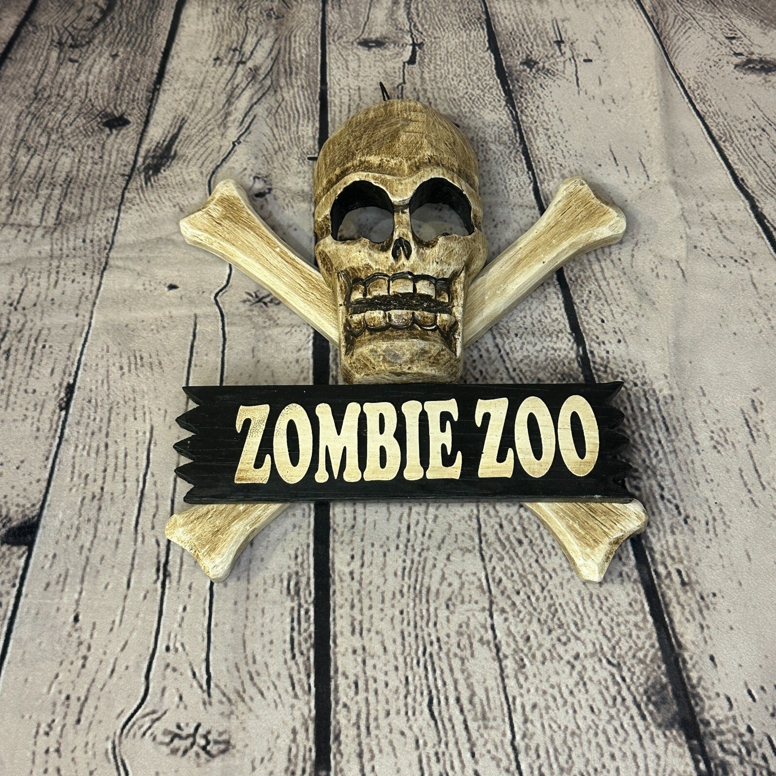 Skull & Crossbones Zombie Zoo Pirate Sign Door Plaque 20cm x 20cm Handmade3