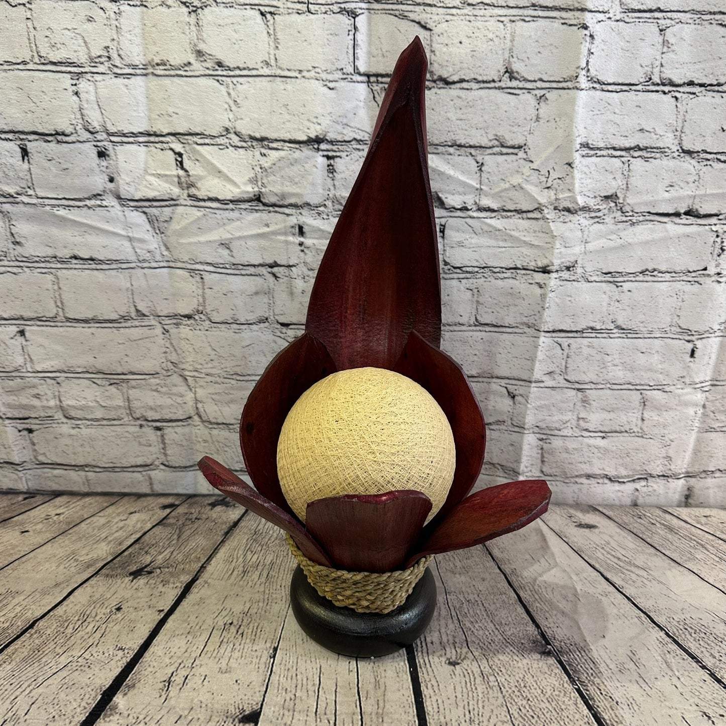 White Red Leaf Natural 45cm Tall Leaf Lamp Twist LED UK Mains Plug Design 70