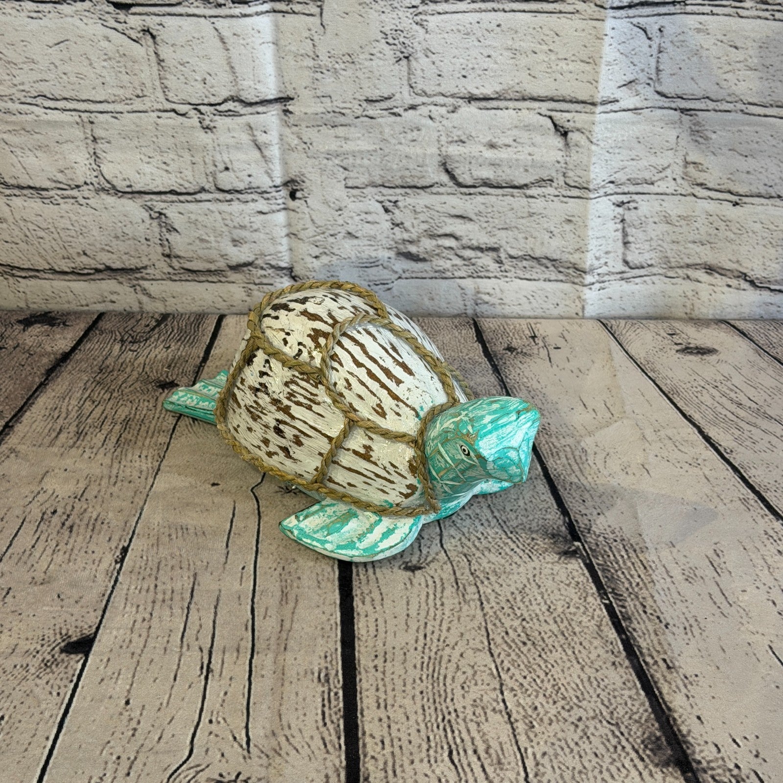 White Body Green Folk Art Painted Turtle Coconut Shell Ornaments Hanging Decor2