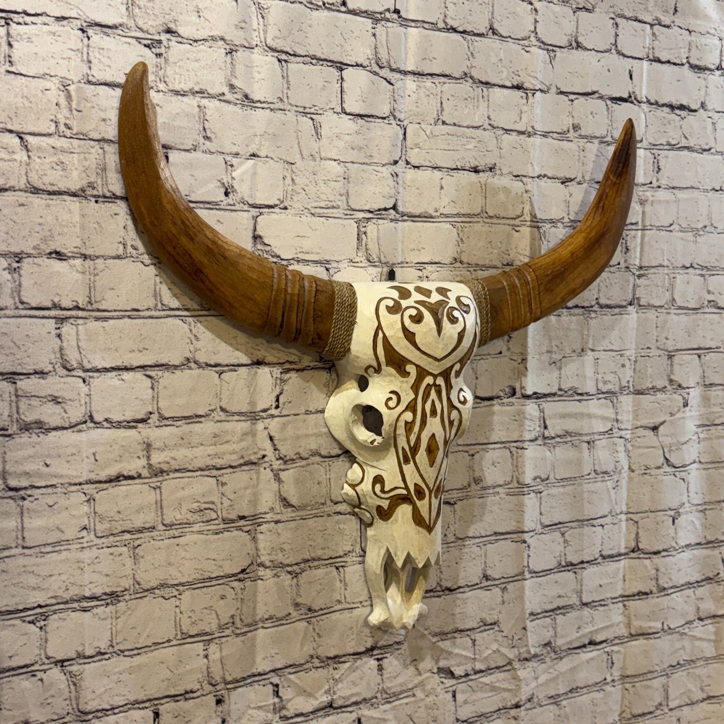 60cm x 60cm White Light Painted Wood Cow Skull Head Wall Mounted Art Shabby0