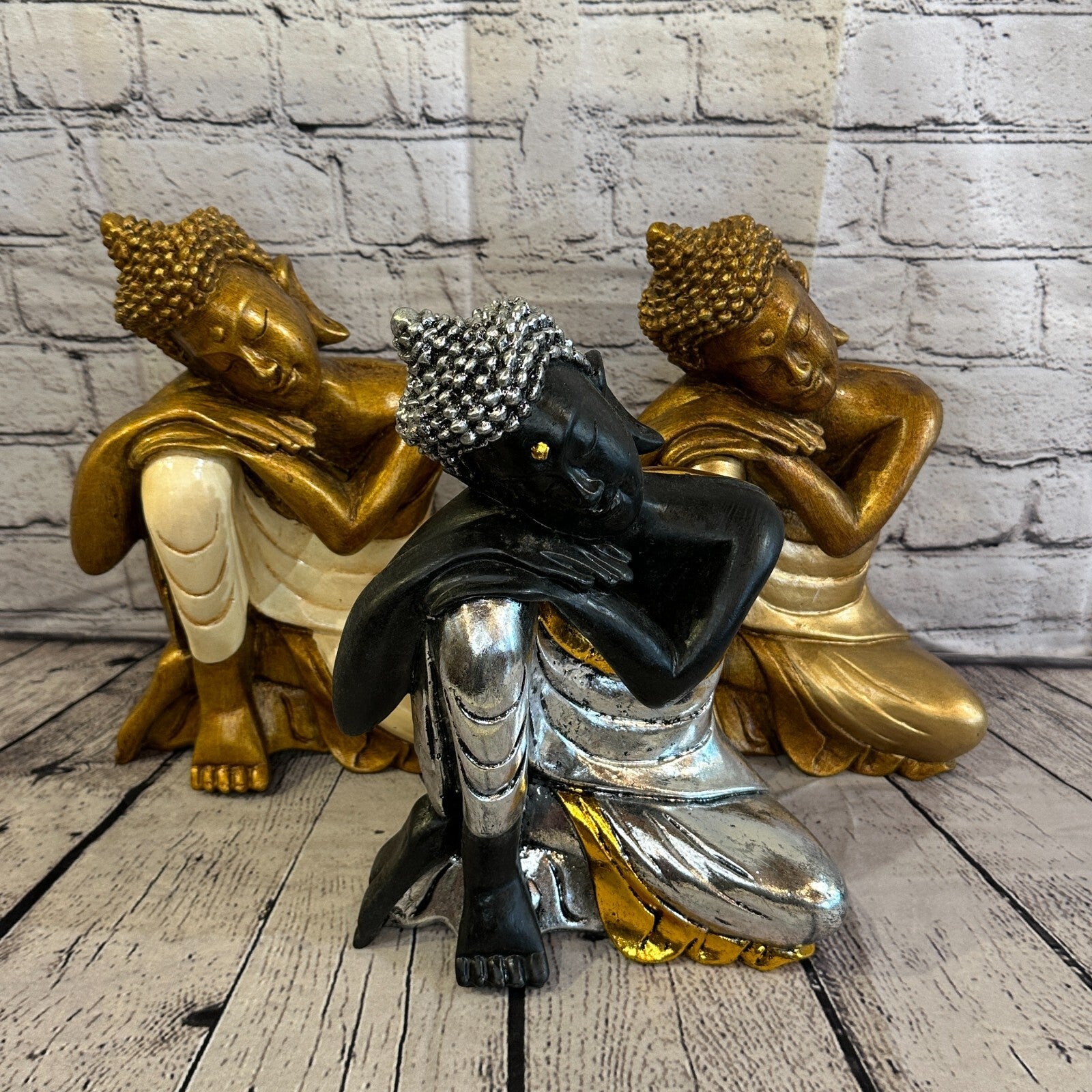 White & Bronze 30cm x 20cm Thai Kneeling Buddha Sitting  Statue Resin Hindu9