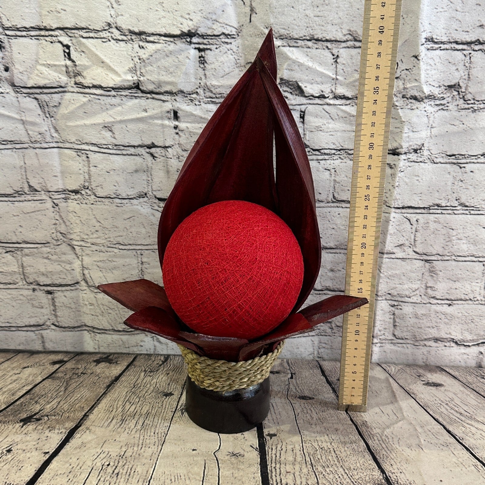 Red Red Leaf Natural 40cm Tall Leaf Lamp Twist LED UK Mains Plug Design 94