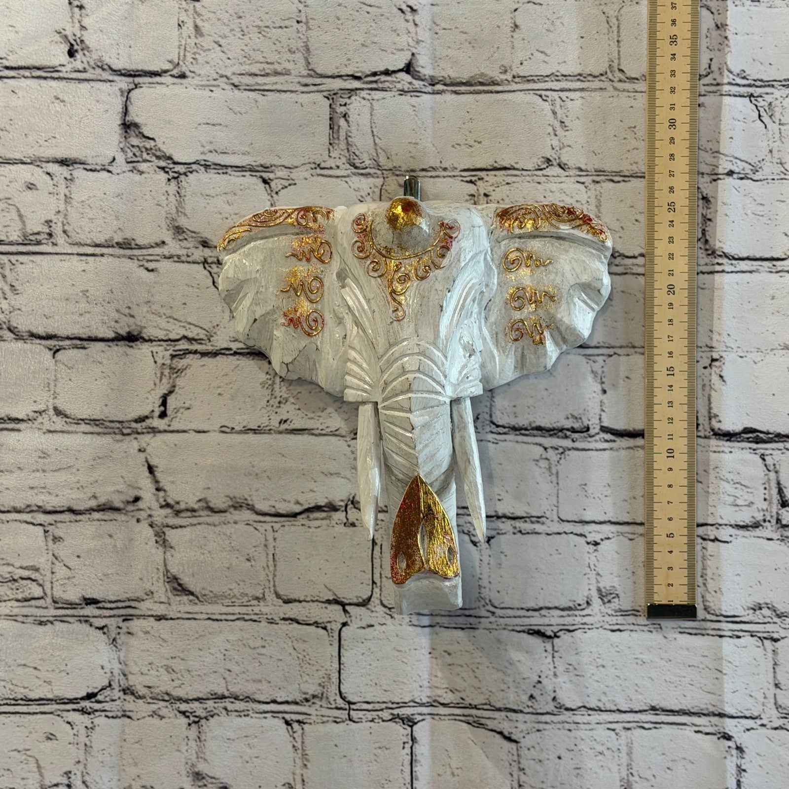 25cm x 25cm White Gold Painted Wood Elephant Head Wall Mounted Art Shabby4