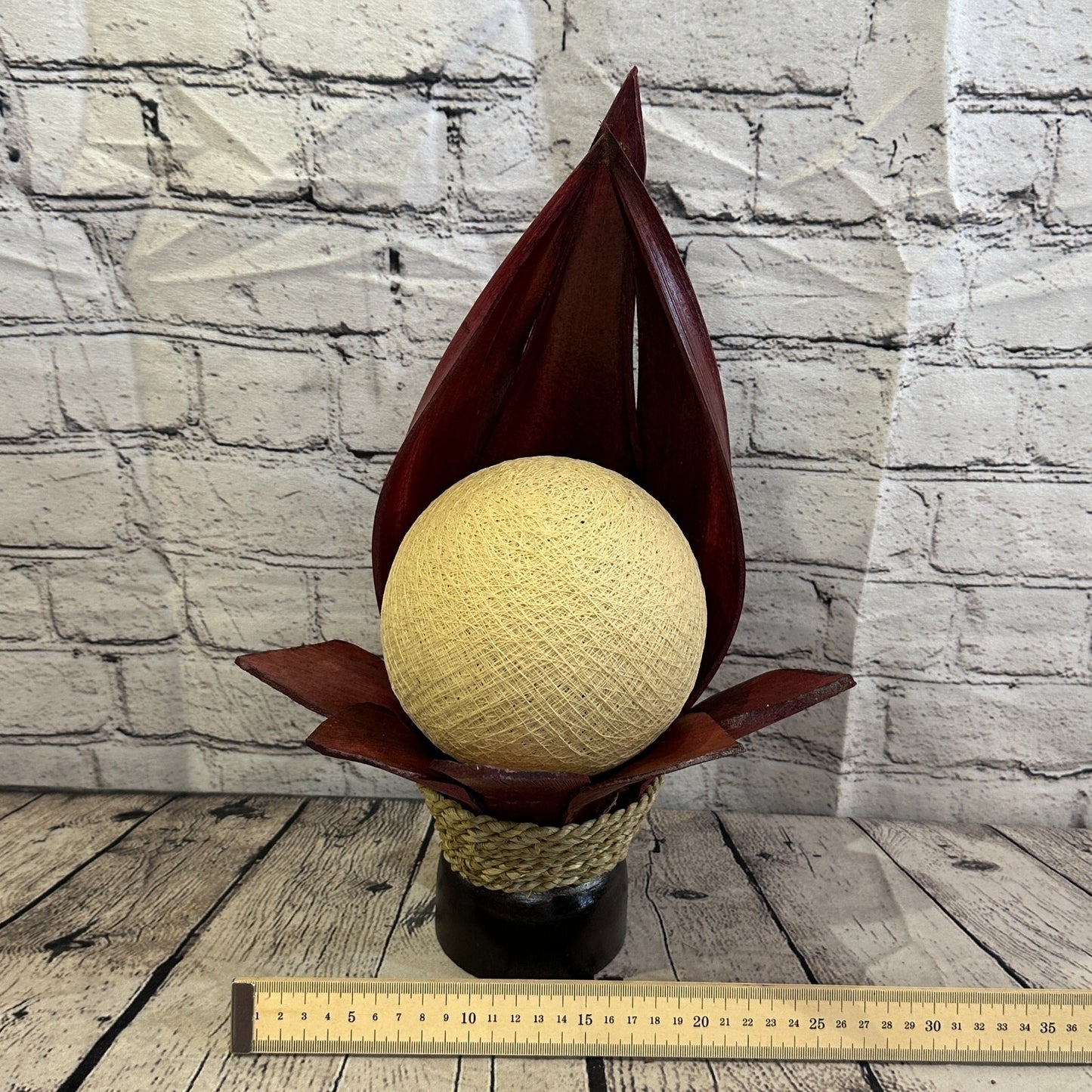 White Red Leaf Natural 40cm Tall Leaf Lamp Twist LED UK Mains Plug Design 95
