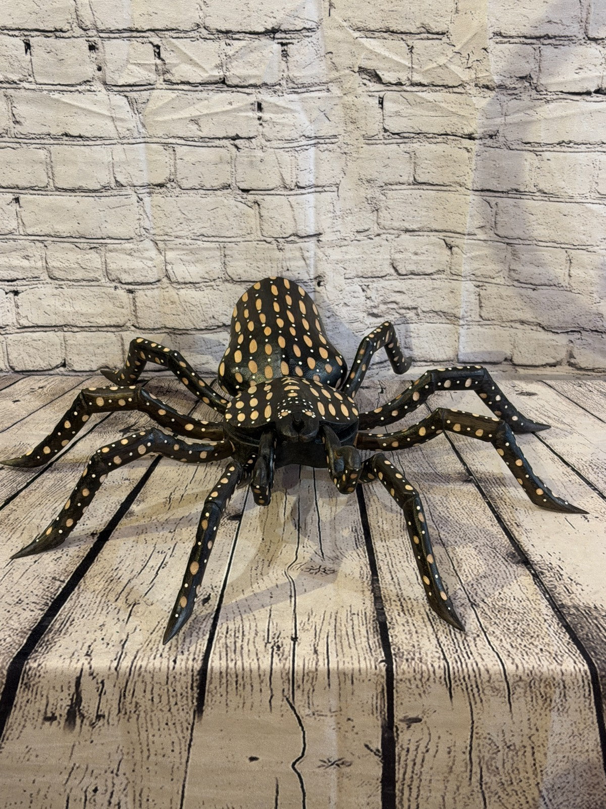 45cm x 35cm Brown Spots Wooden Spider Carving Hand Walking Tarantula Statue4