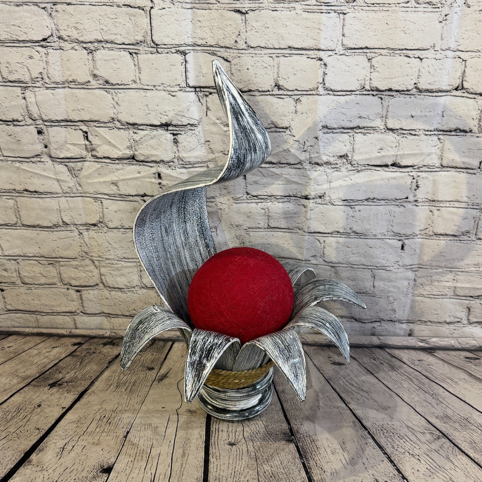 Red Light Silver Natural 50cm Tall Leaf Lamp Twist LED UK Mains Plug Design 72