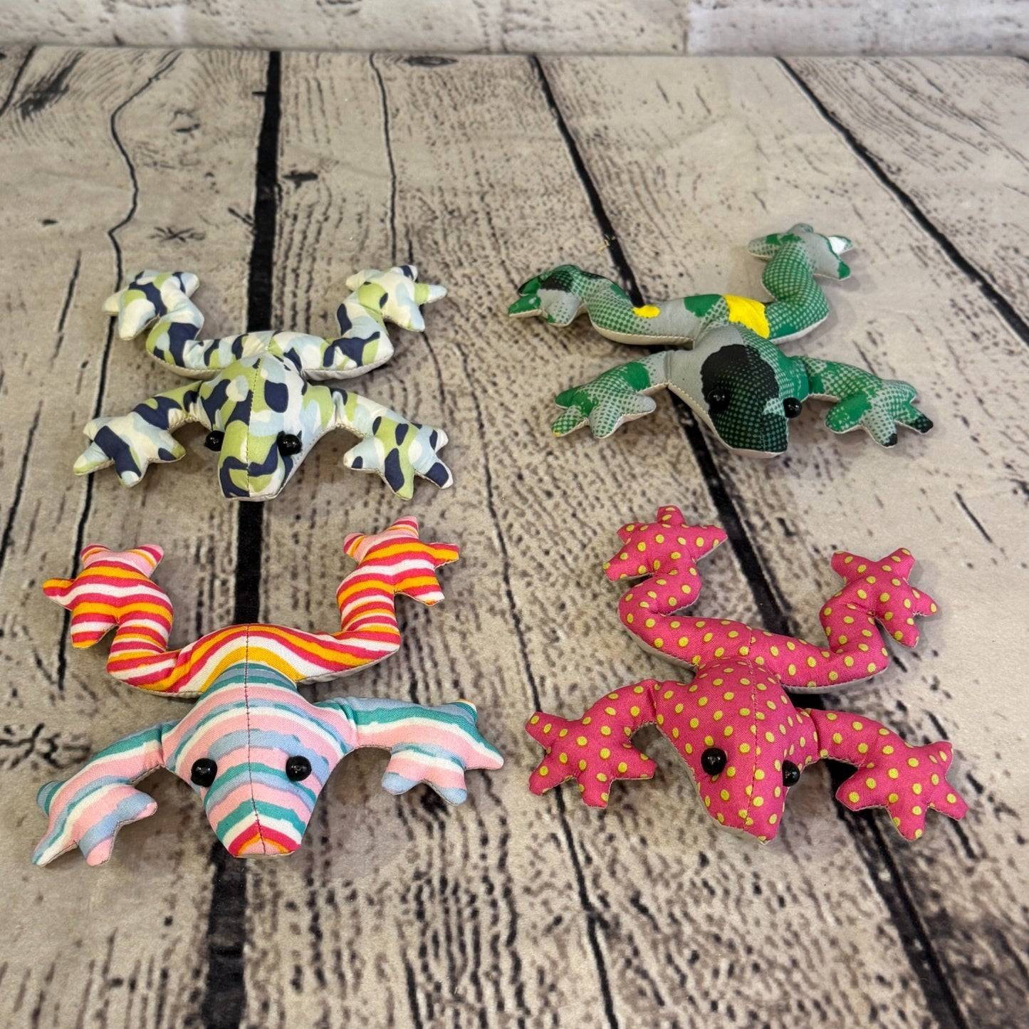 Colourful Sand Animal Frog Toy Party Stocking Filler Stress Relief Fidget 10cm0