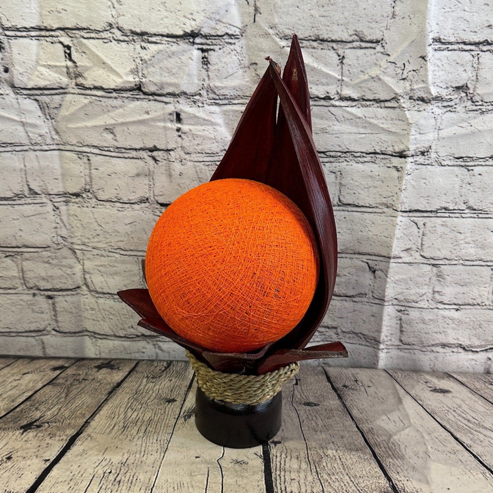 Orange Red Leaf Natural 40cm Tall Leaf Lamp Twist LED UK Mains Plug Design 91