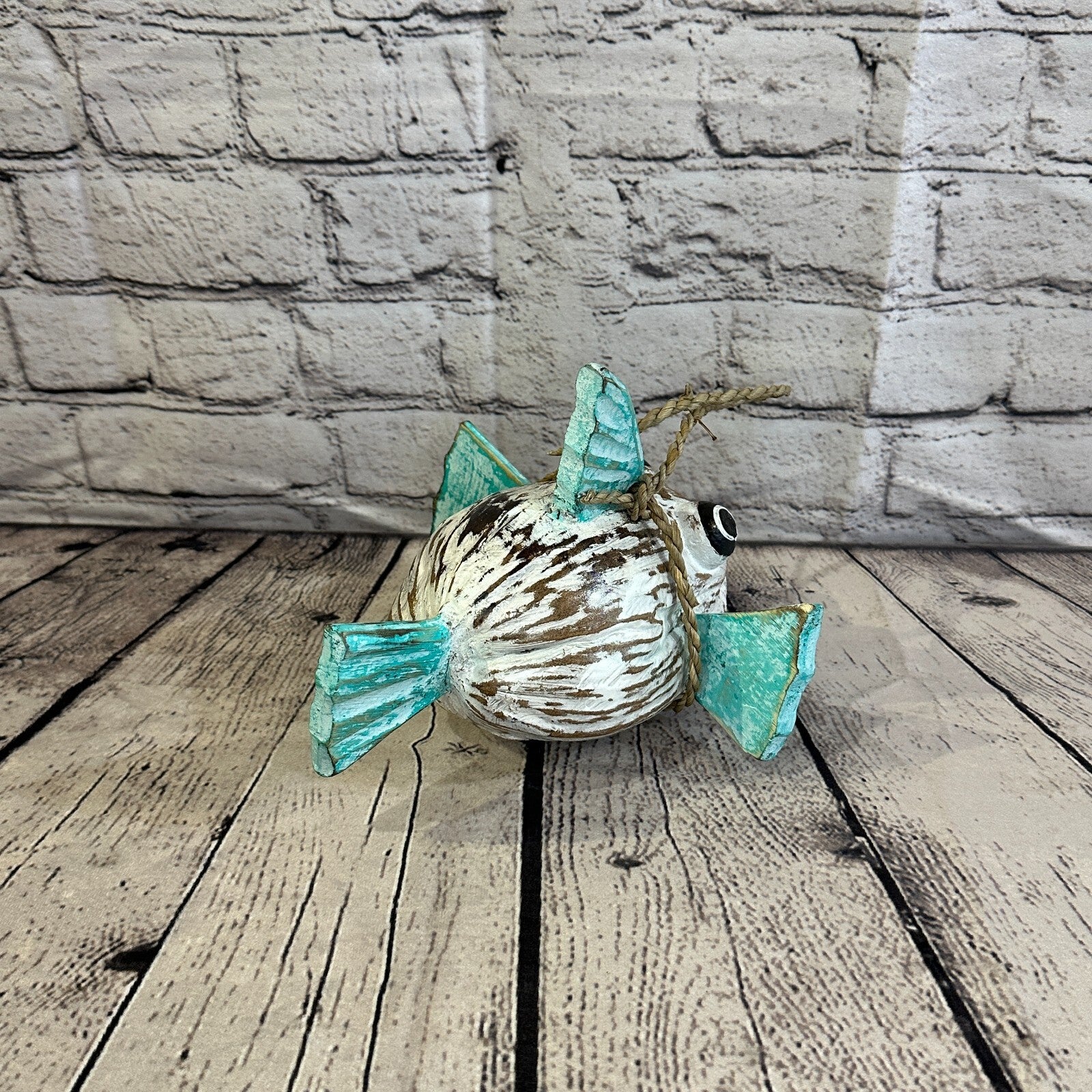 Green White Folk Art Hand Painted Puffer Fish Coconut Shell Ornaments Hanging4