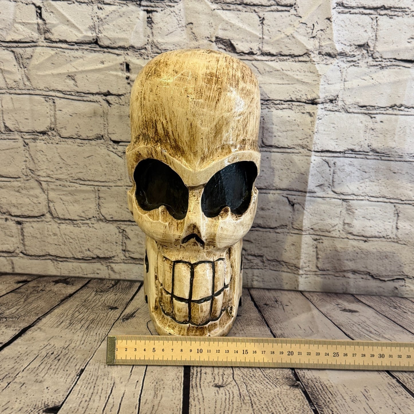 30cm x 15cm Single Skull Round Wooden Statue Coffee Bar Restaurant Garden Pub6