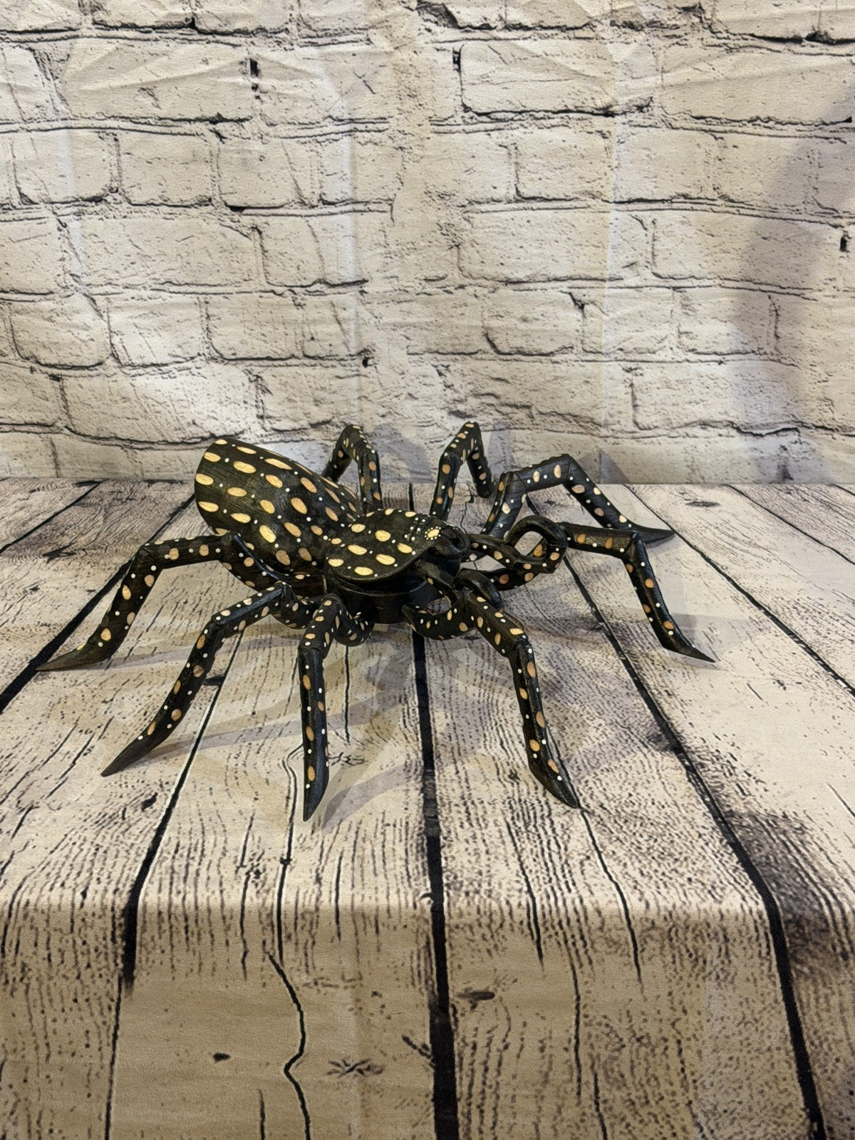 40cm x 30cm Brown Spots Wooden Spider Carving Hand Walking Tarantula Statue5