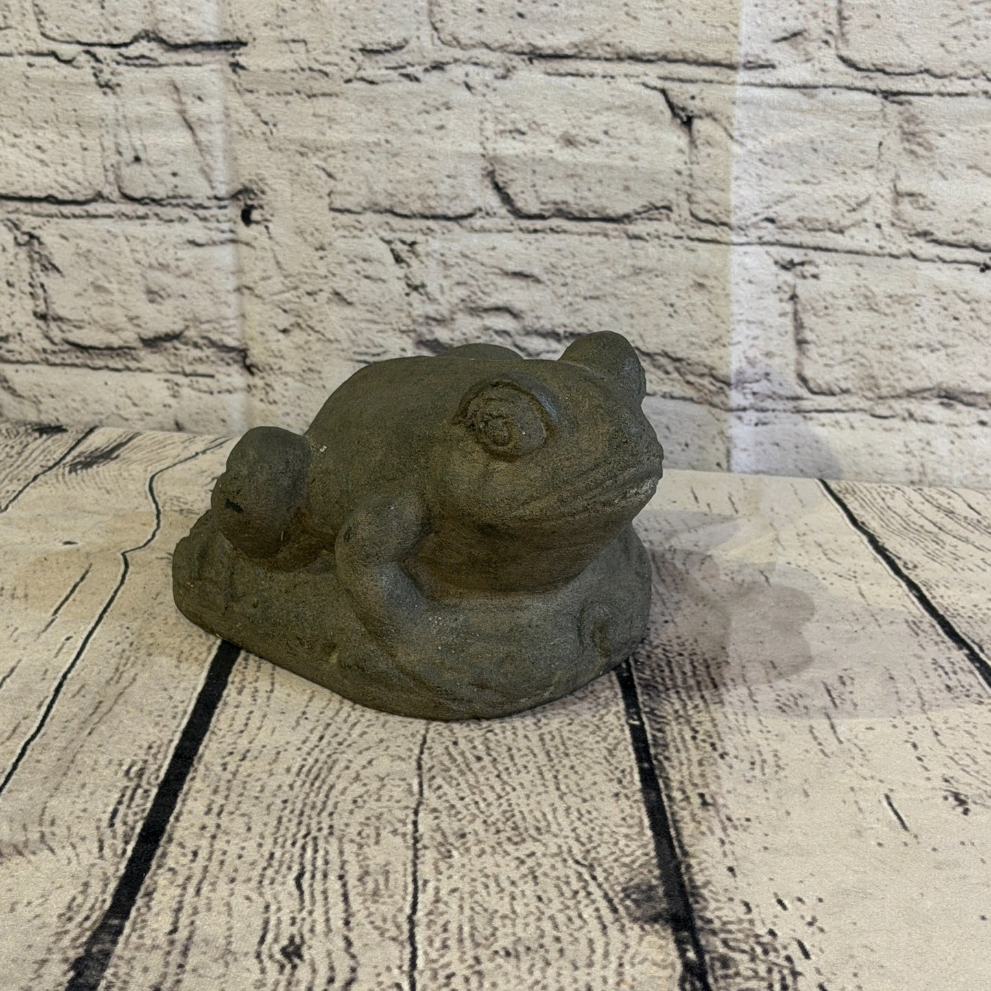 Standing Pond Frog Stone Garden 15cm x 10cm Ornament Indoor Statue Hindu2