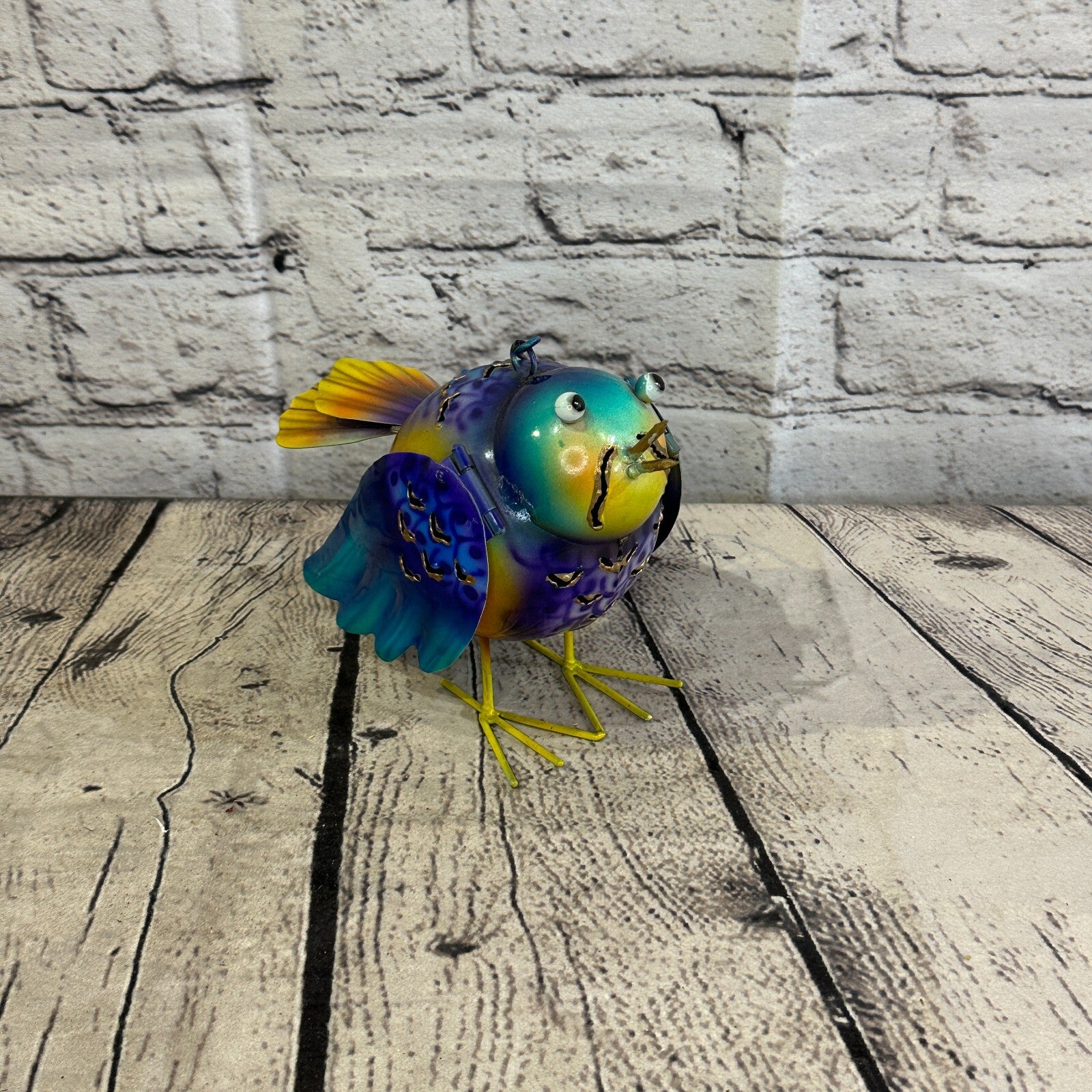 15cm x 15cm Bright Blue Bird Metal Tin Wall Hanging Ornament Painted Statue2