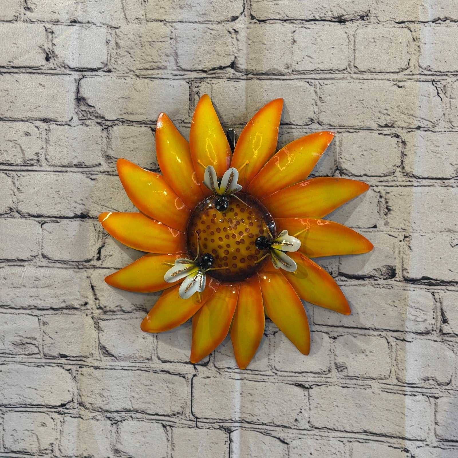 30cm x 30cm Colourful Sunflower Bees Bee Metal Tin Wall Hanging Ornament Statue2