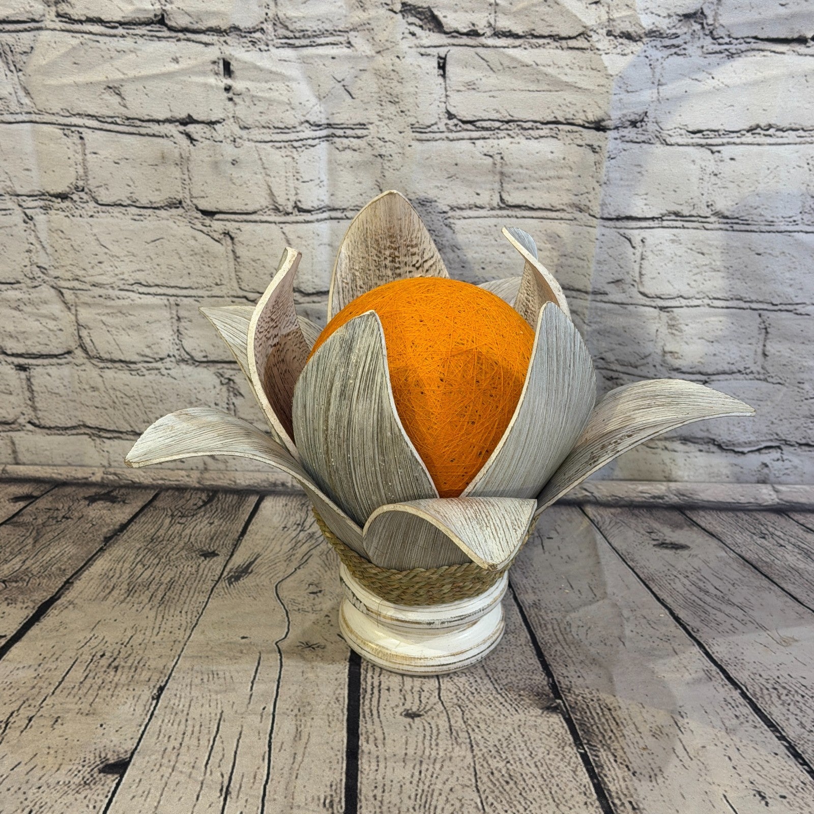 Orange Light White Natural 25cm Tall Leaf Lamp Twist LED UK Mains Plug Design 92