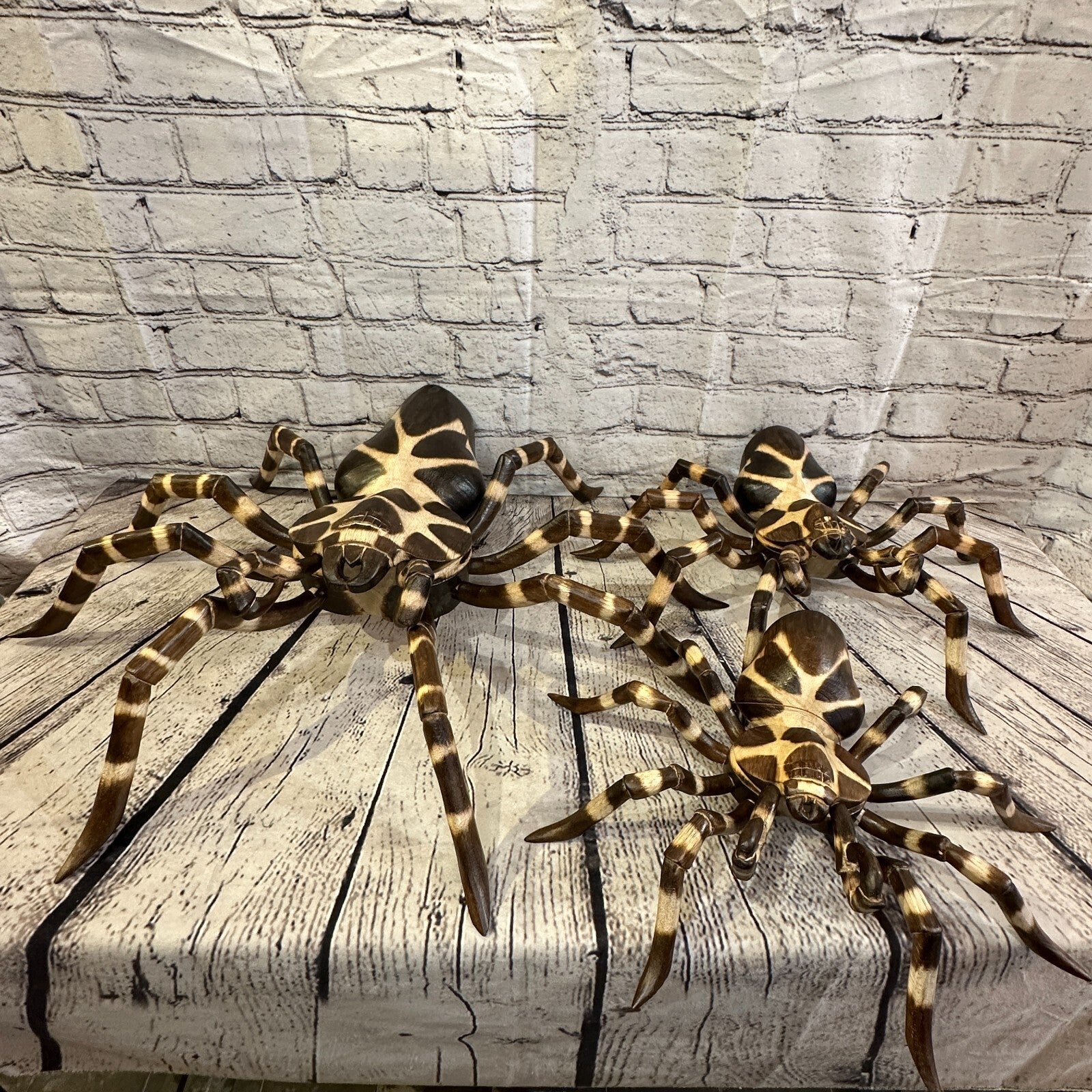 30cm x 25cm Wooden Spider Carving Hand Carved Walking Spider Tarantula Statue14