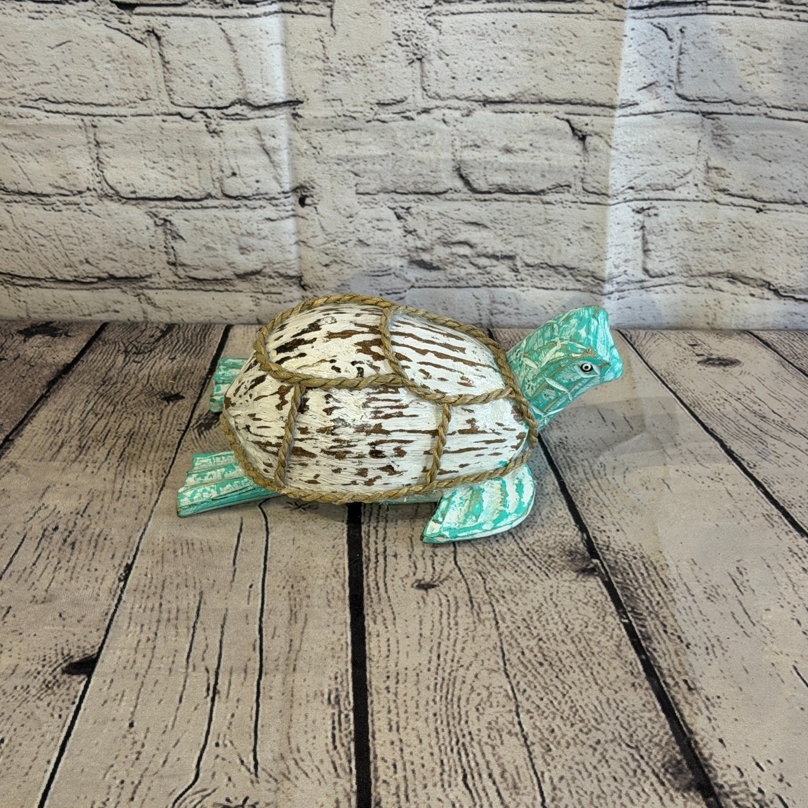 White Body Green Folk Art Painted Turtle Coconut Shell Ornaments Hanging Decor3