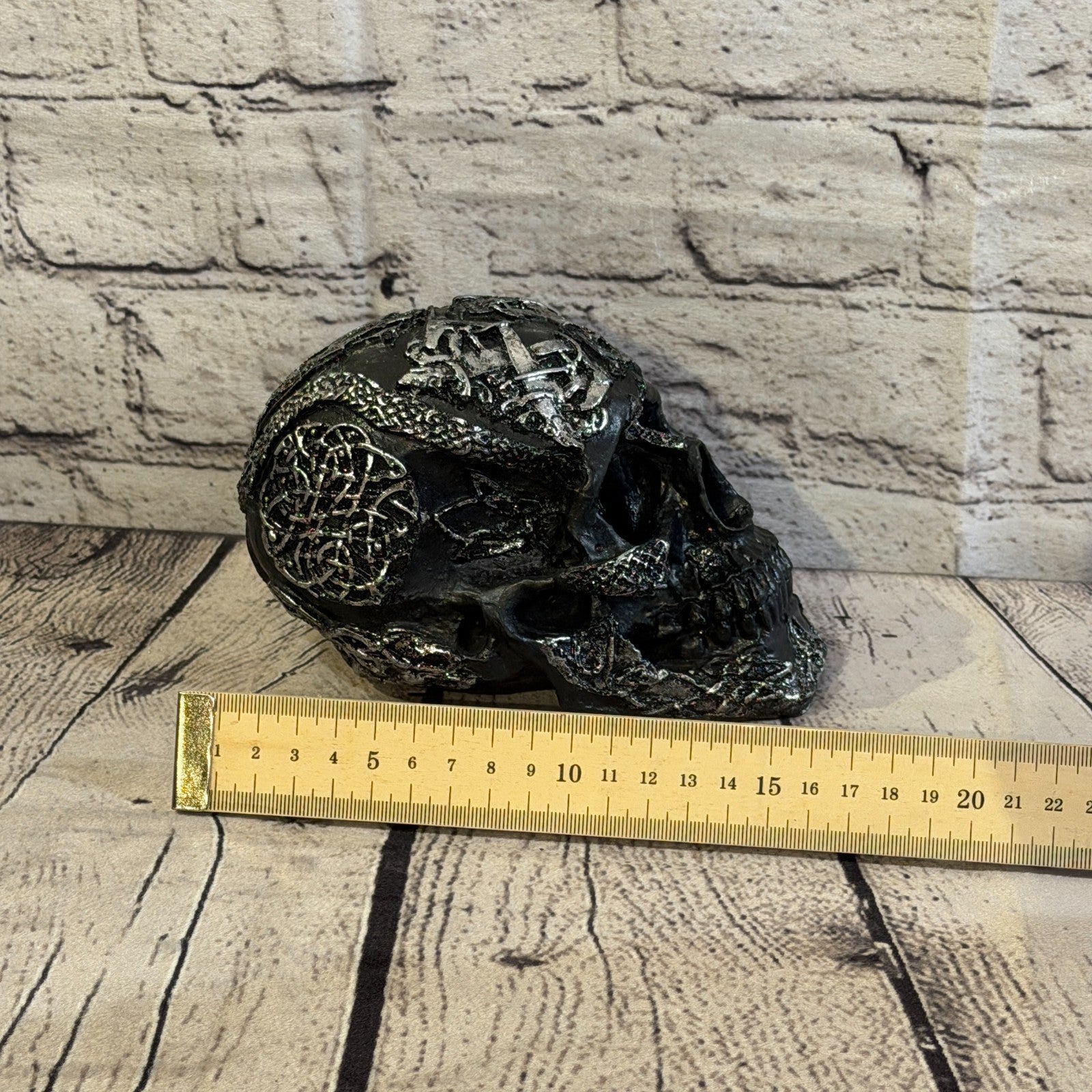 Black Silver 15cm x 10cm Gothic Celtic Knot Skull Crucifix Statue Resin6