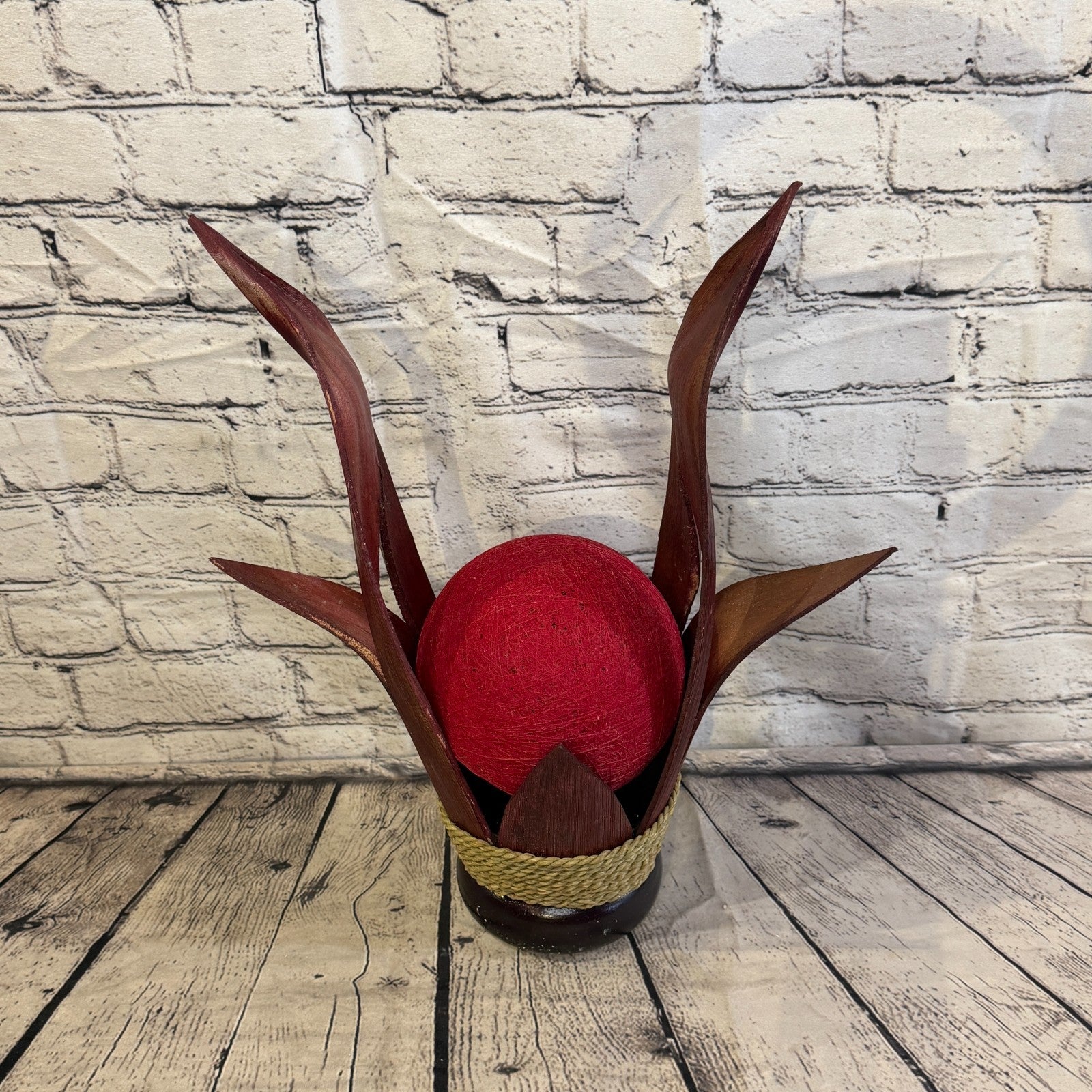 Red Light Red Natural 45cm Tall Leaf Lamp Twist LED UK Mains Plug Design 44